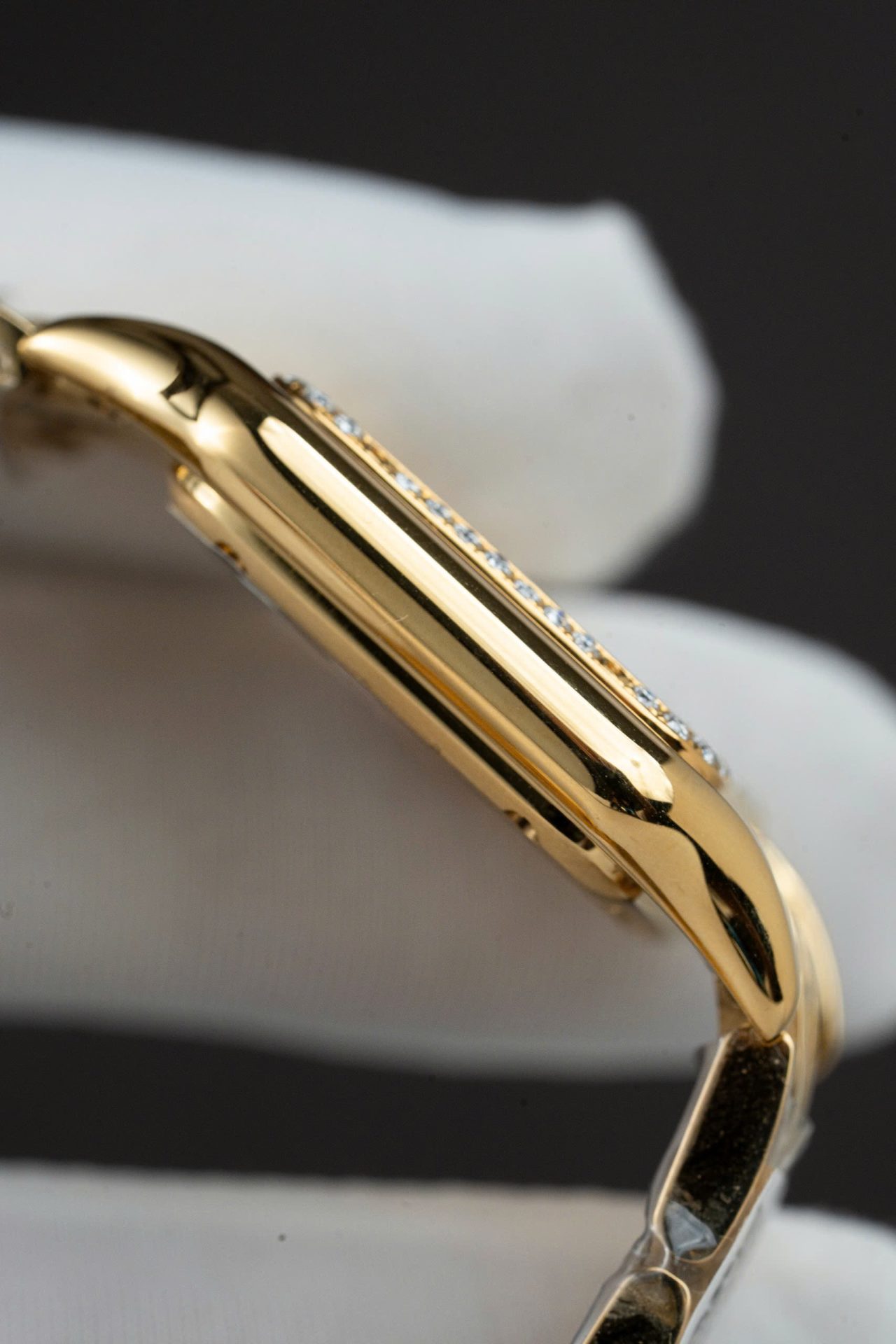 Cartier Panthere WJPN0015 White Dial Replica Watch Bezel Diamonds Moissanite 27x37mm - Top club
