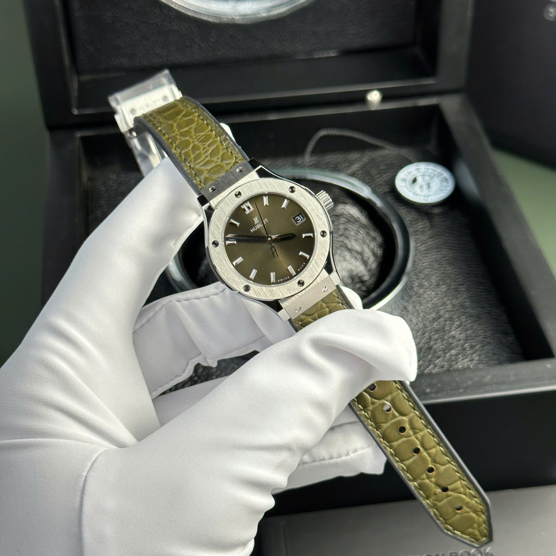 Hublot Classic Fusion Replica Watch Womens Green HB Factory 33mm - Elite Watch Atelier