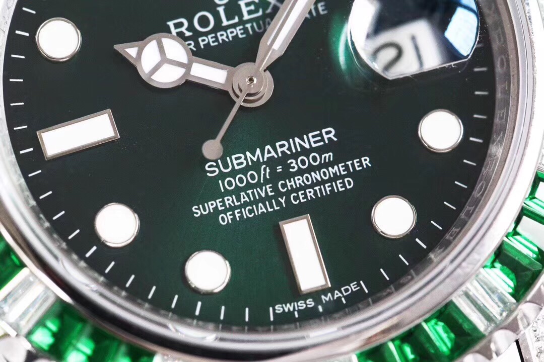 Rolex Submariner Customized with Diamonds - Green Diamonds - 40MM(1:1 replica) - Elite Watch Atelier