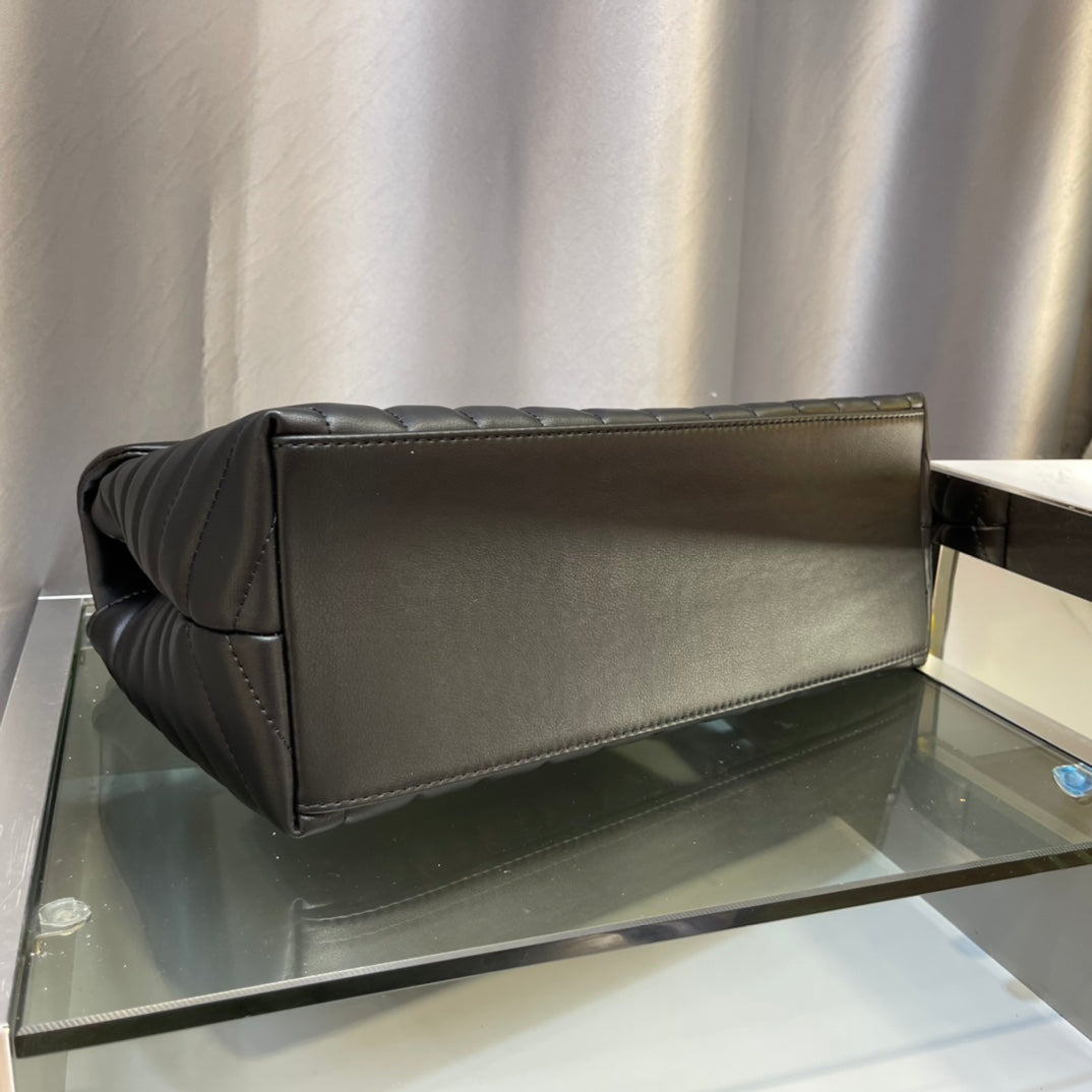 TO – Luxury Bags SLY 2661:1High-quality replica