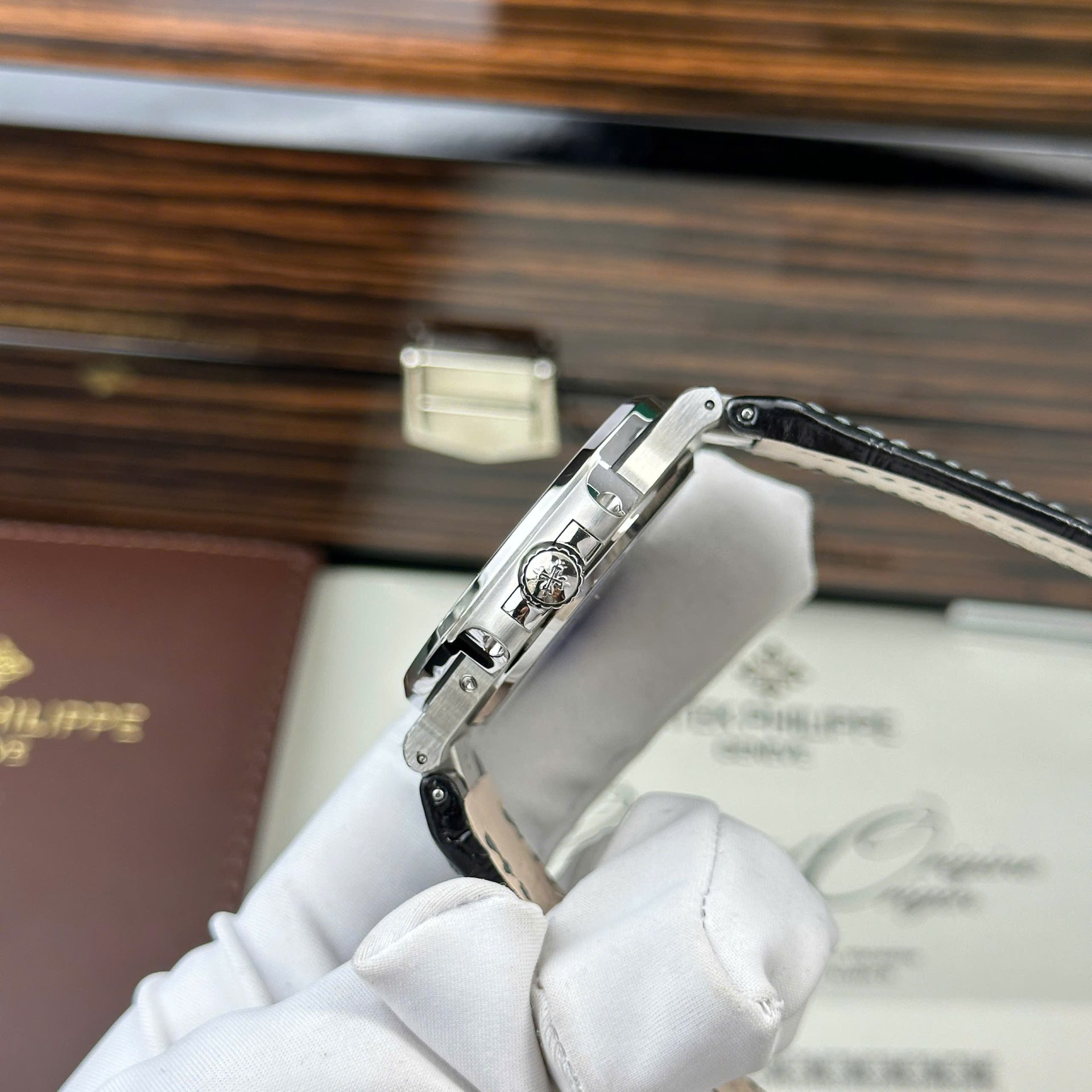 Patek Philippe Nautilus 5722 Replica Watch Grey Dial With Baguette PPF Factory 40mm - Top club