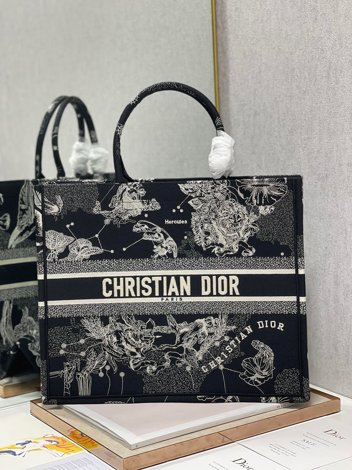 Christian Dior Large Dior Book Tote Black And White, For Women, Women’s Handbags 16.5in/42cm CD1:1High-quality replica