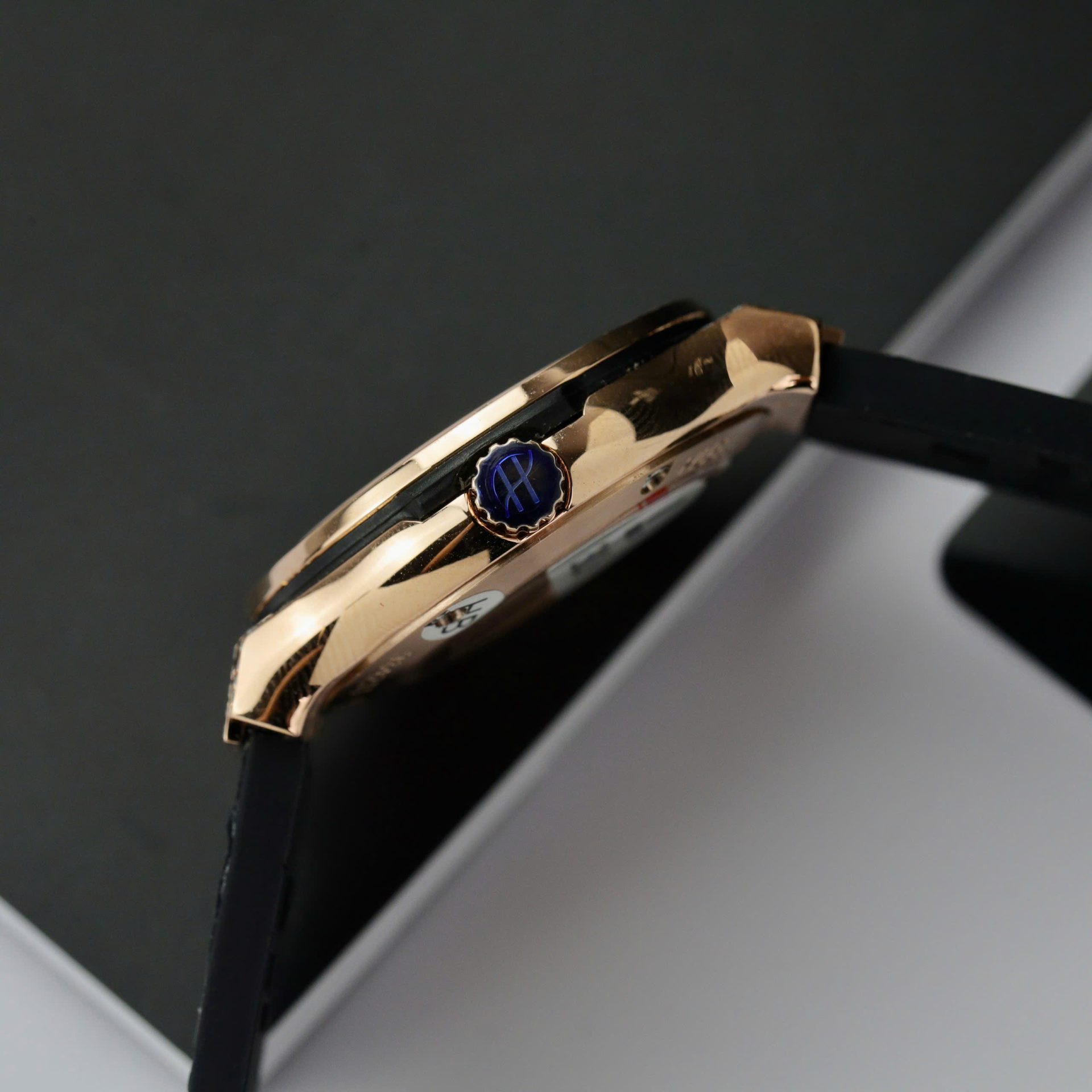 Hublot Classic Fusion King Gold Replica Watches Custom Moissanite Diamonds 33mm - Top club