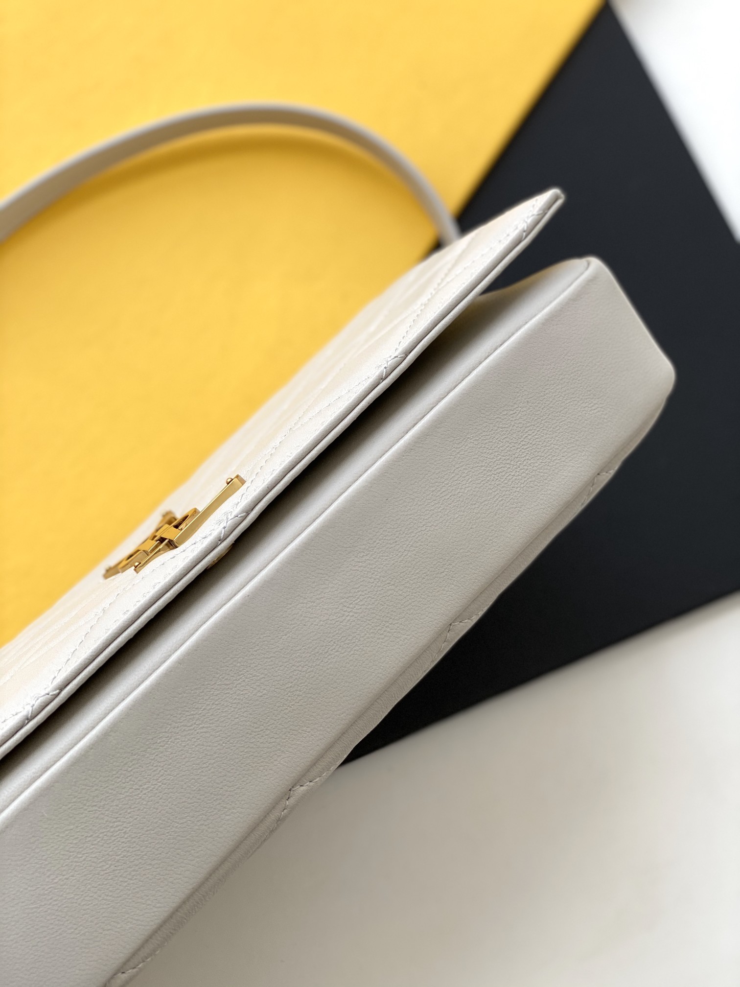 Kate supple 991:1High-quality replica