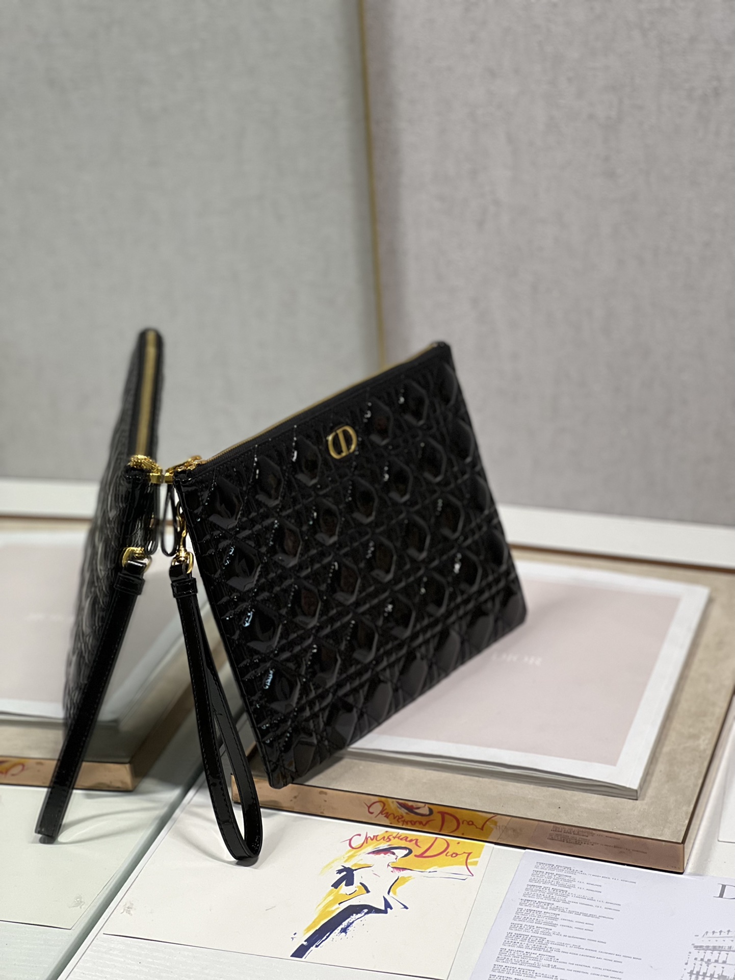 Large Caro Daily Pouch Black/Grey/Brown For Women 12in/30cm S5086UWHC_M9001:1High-quality replica