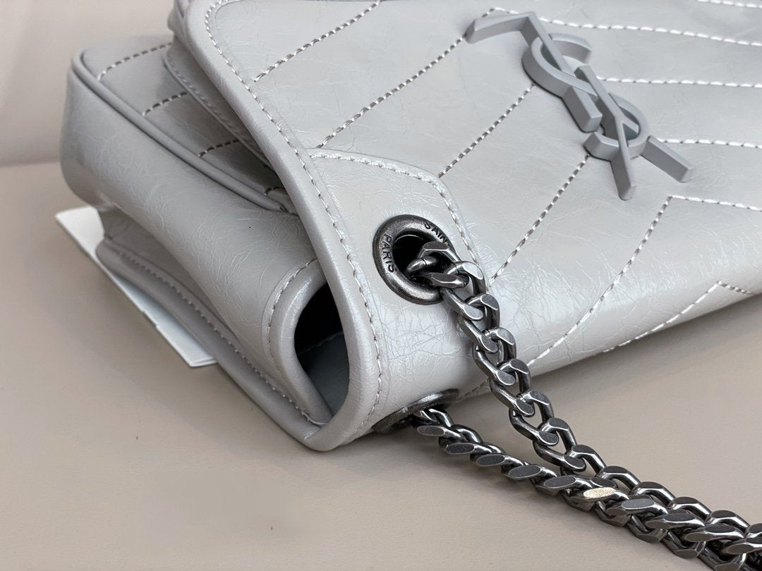 TO – Luxury Edition Bags SLY 1551:1High-quality replica