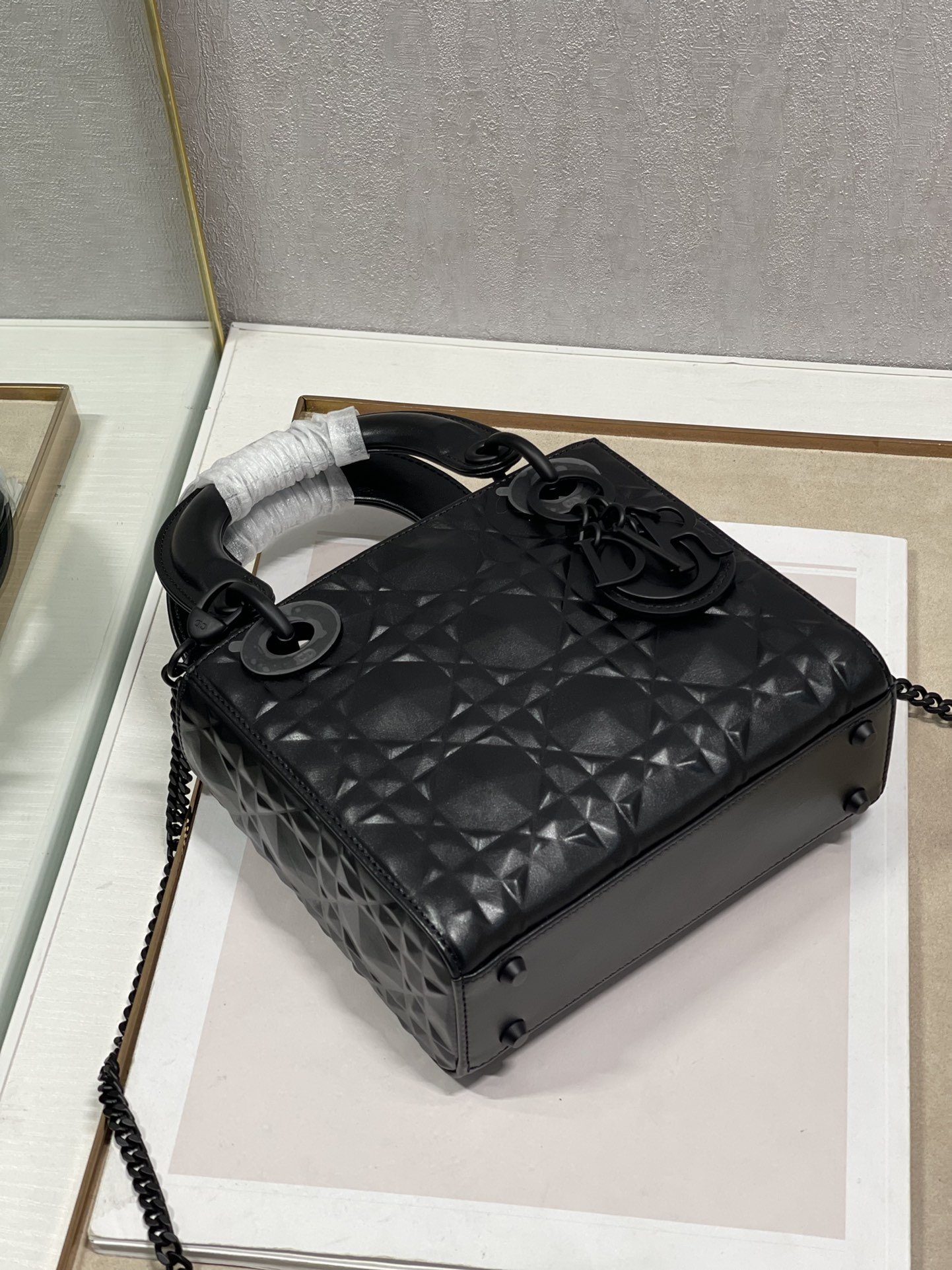 Christian Dior Mini Lady Dior Bag Cannage with Beaded Motif, Black, For Women Women’s Handbags, Crossbody Bags, 17cm CD M0505SNEA_M900