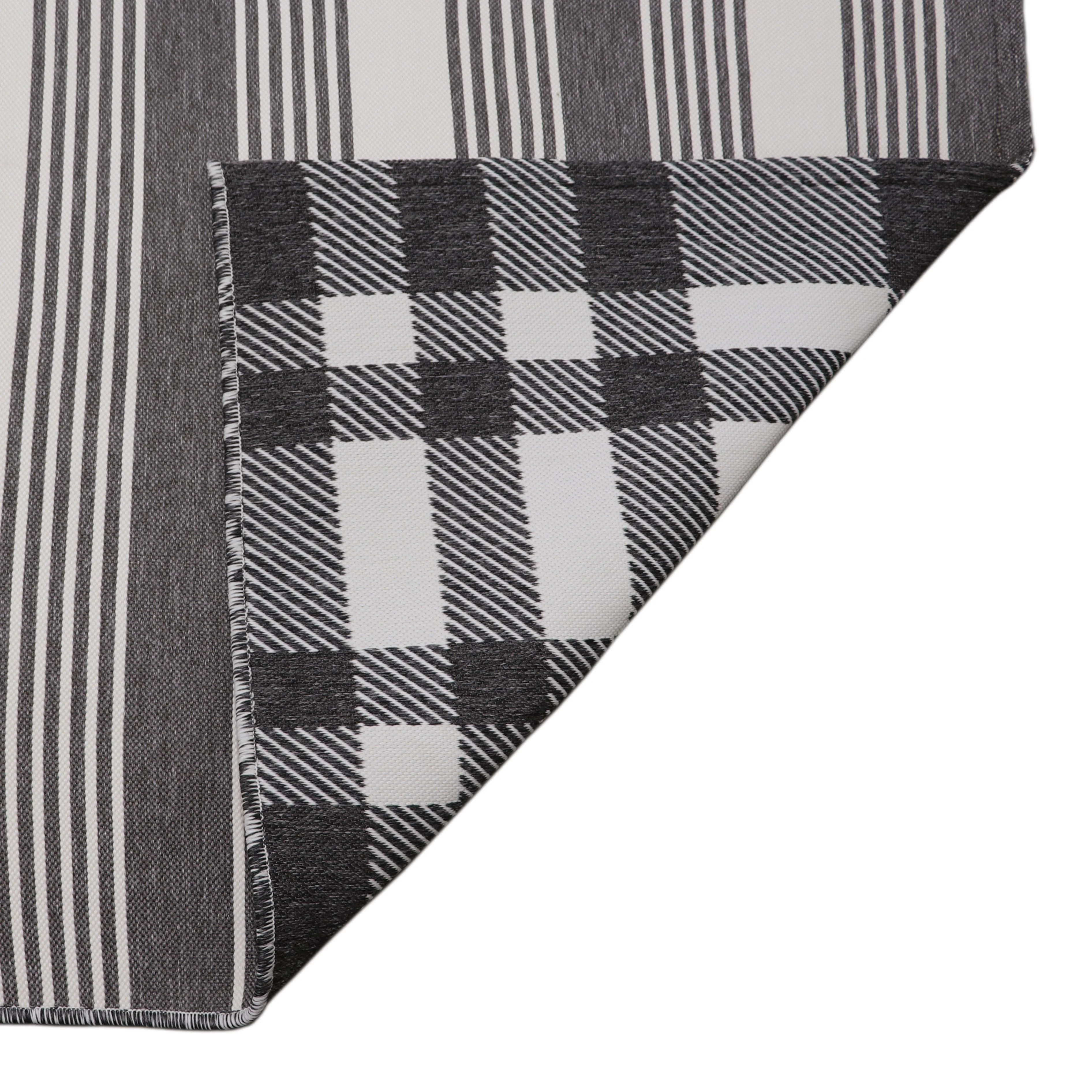 Better Homes & Gardens Buffalo Plaid Reversible Rug, Black/White, 7' x 10'