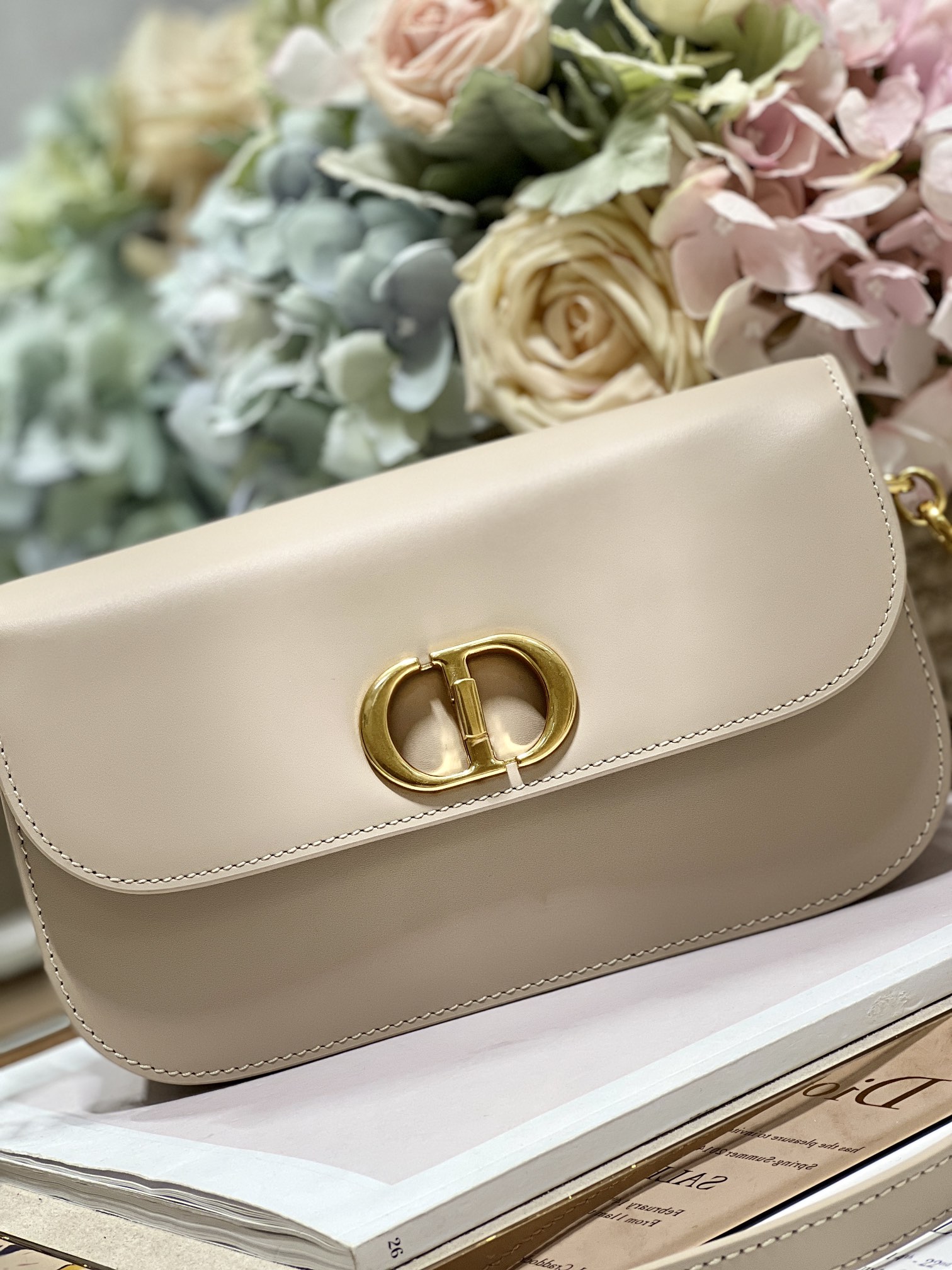 30 Montaigne Avenue Bag Black/White/Blue/Beige/Light Pink For Women 9 in/ 22.5cm M9260UMOA_M9001:1High-quality replica