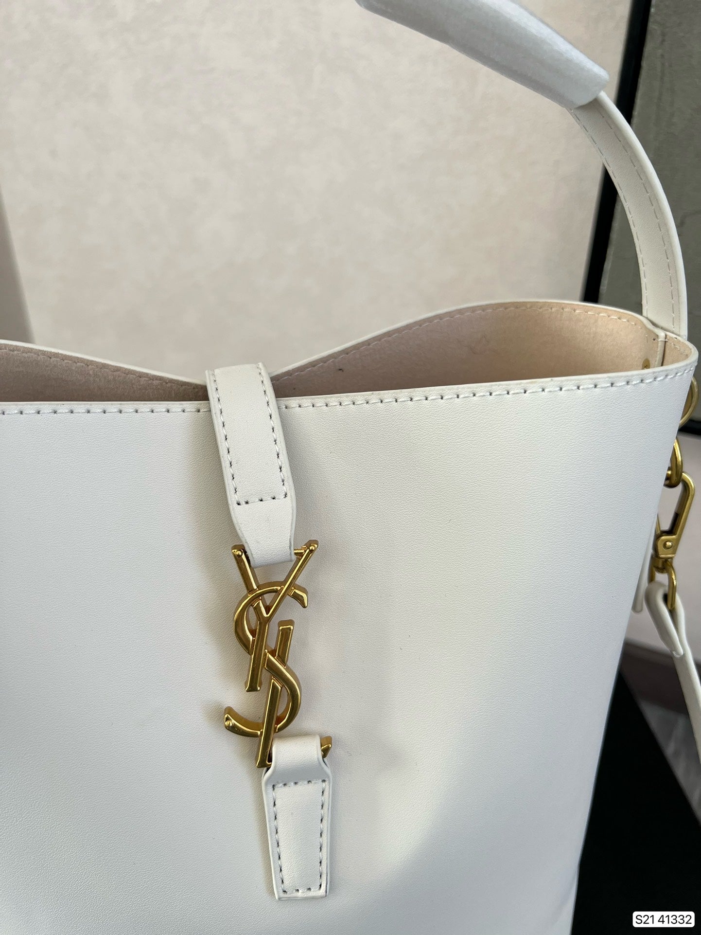 TO – Luxury Bags SLY 2711:1High-quality replica