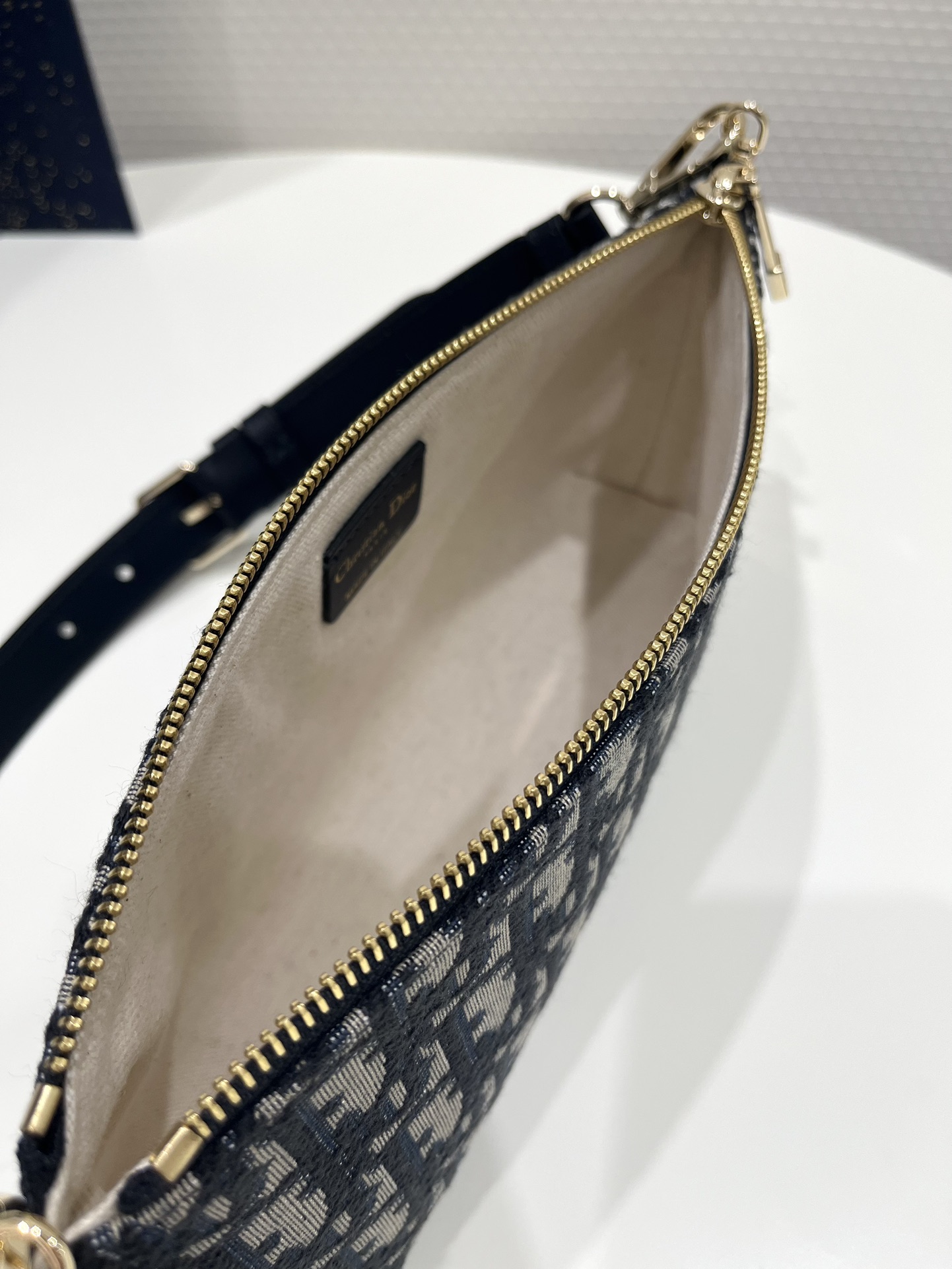 Club Bag Blue For Women 10.5in/27cm M2252OTZQ_M9281:1High-quality replica