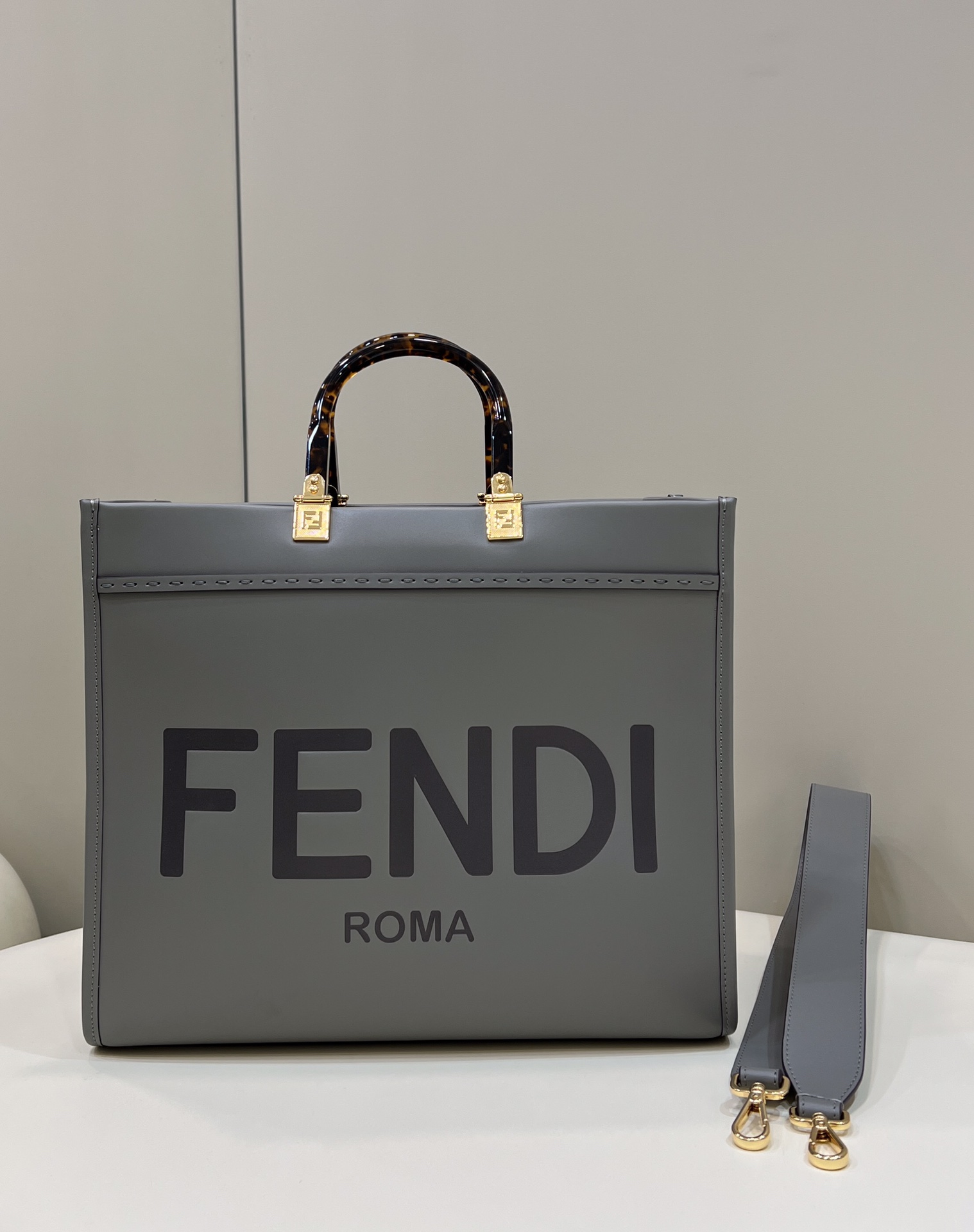 Fendi Sunshine Medium - Replicaclubs