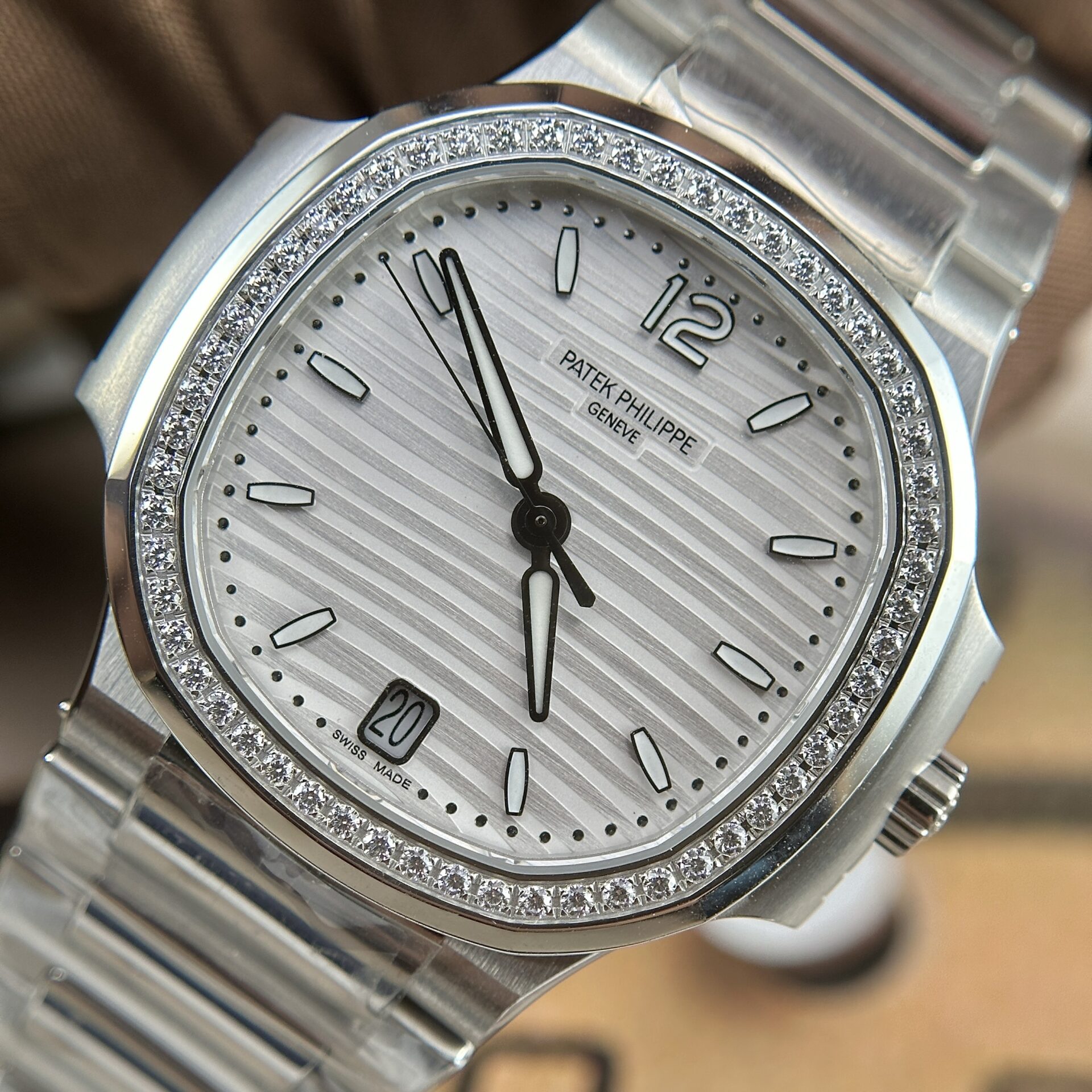 Patek Philippe Nautilus 7118 Replica 11 Watch With Stone Bezel 35.2mm - Top club