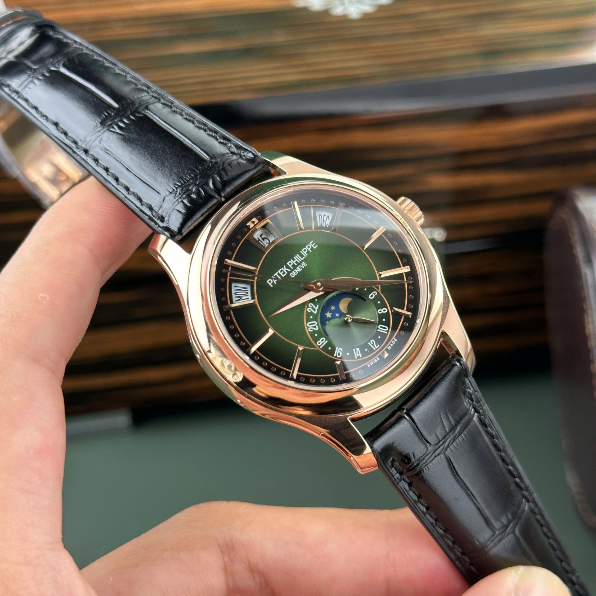 Patek Philippe Complications 5205 Replica 11 Watch Green Dial KM Factory 40mm - Top club