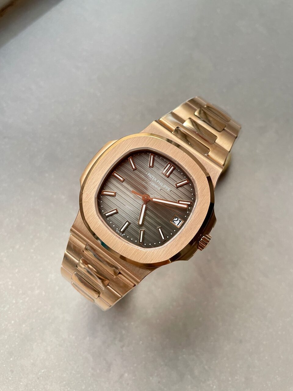 Replica PATEK PHILIPPE Nautilus 5711 3KF 1:1 Best Edition Grey Dial on YG Bracelet A324 V2 - Top club