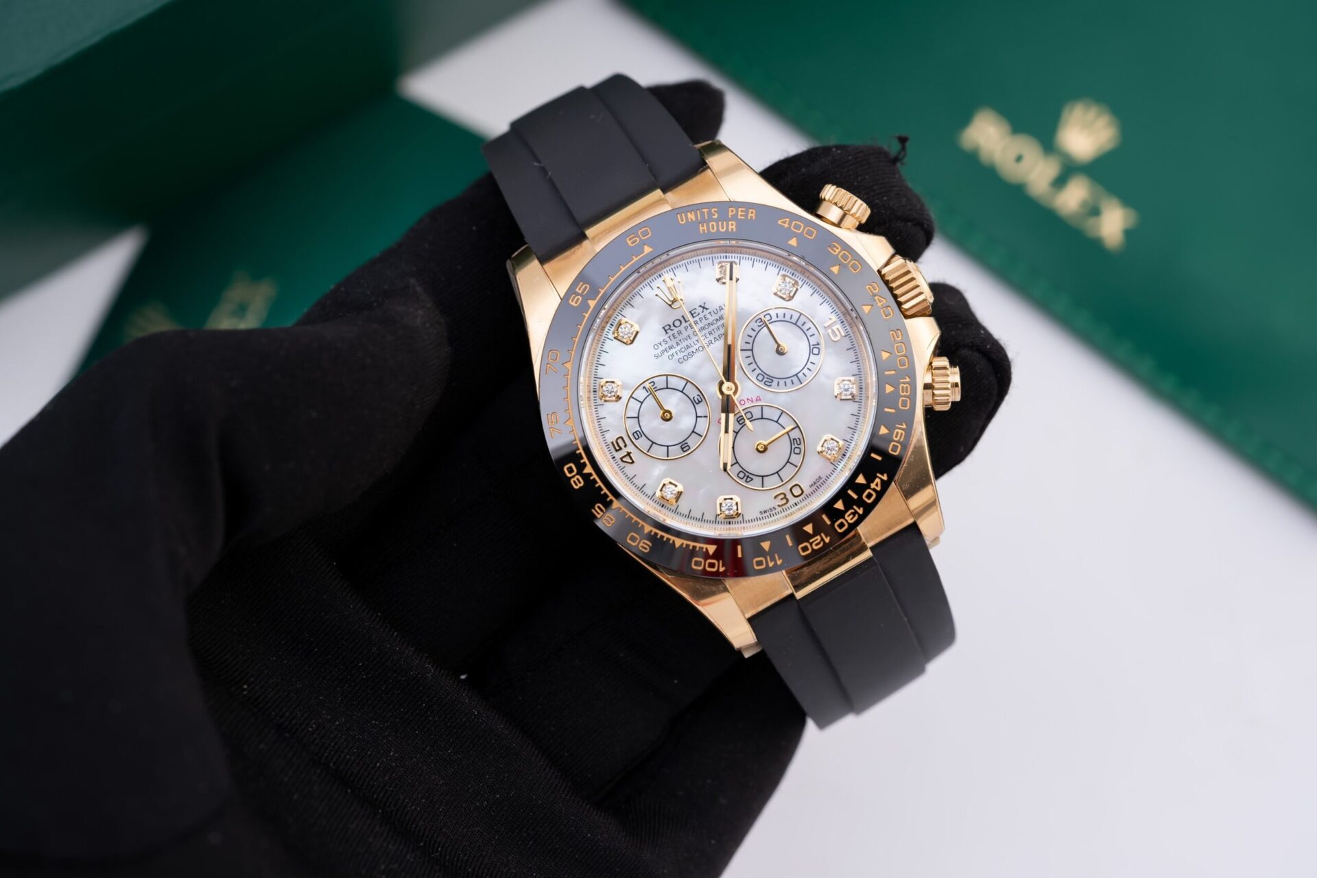 Rolex Cosmograph Daytona Custom Mother Of Pearl   Moissanite Diamonds Dial 40mm - Elite Watch Atelier