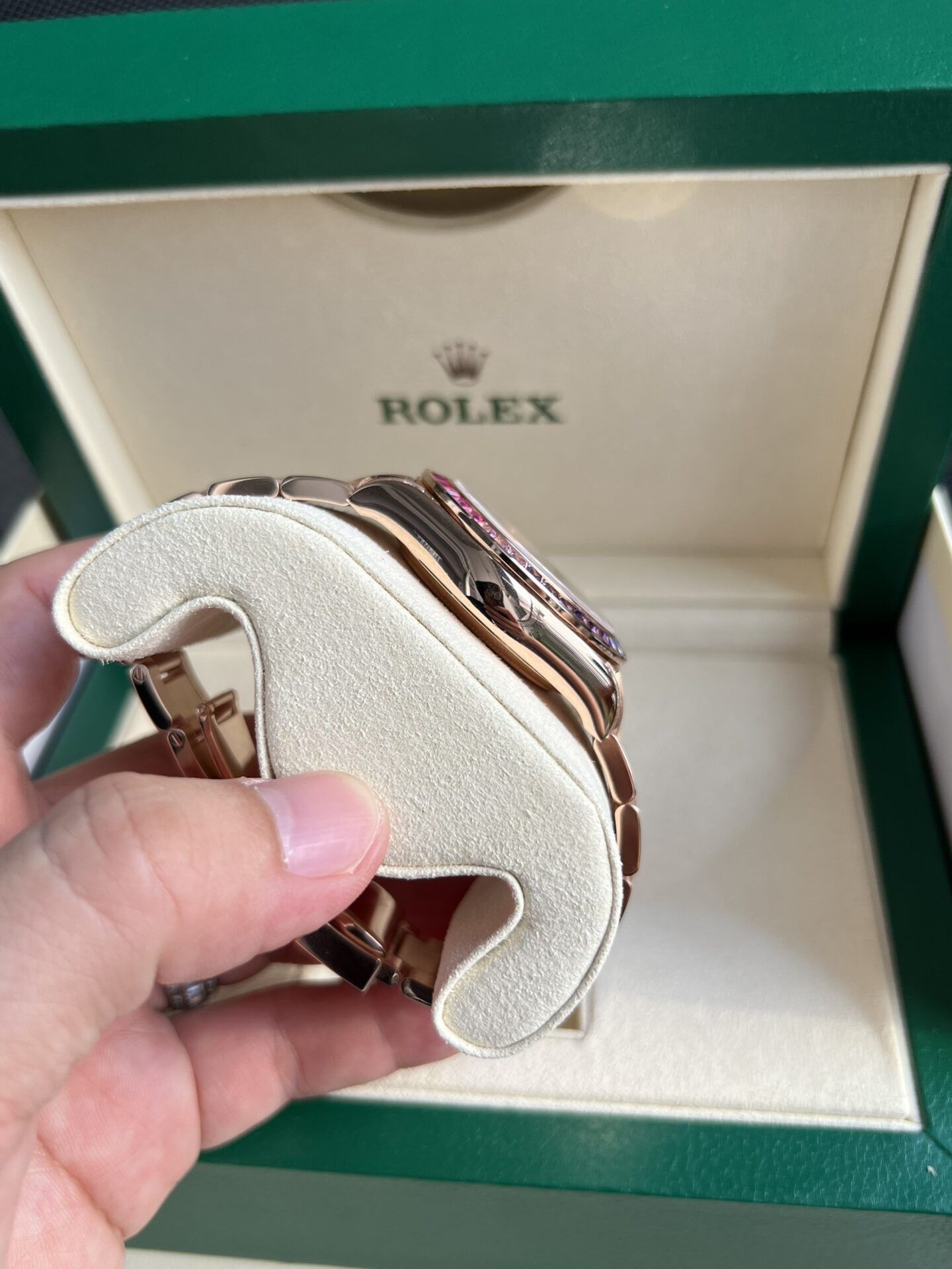 Rolex Daytona Rainbow Replica Watch Gold Wrapped Moissanite TW 40mm - Top club