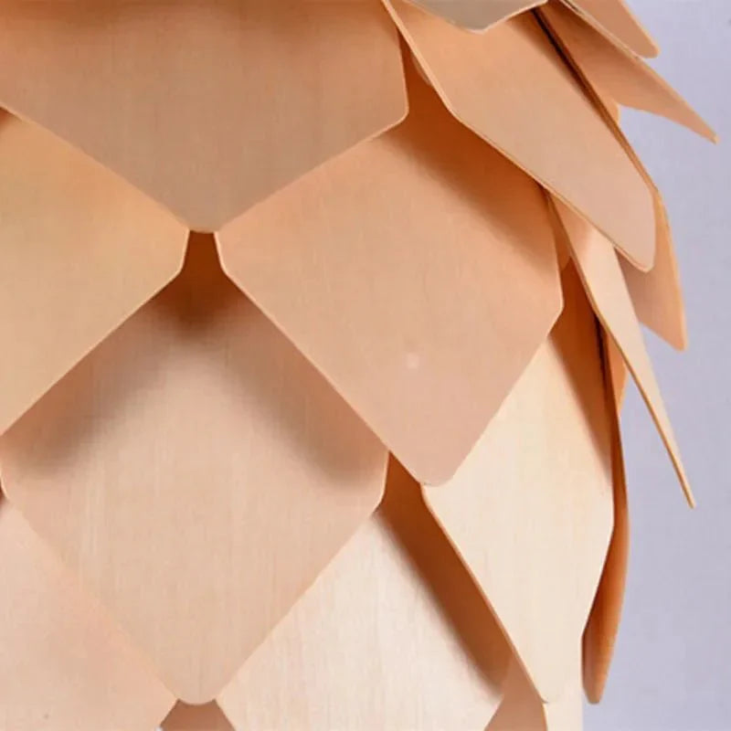 PineGlow – Houten Hanglamp in Dennenappel Design