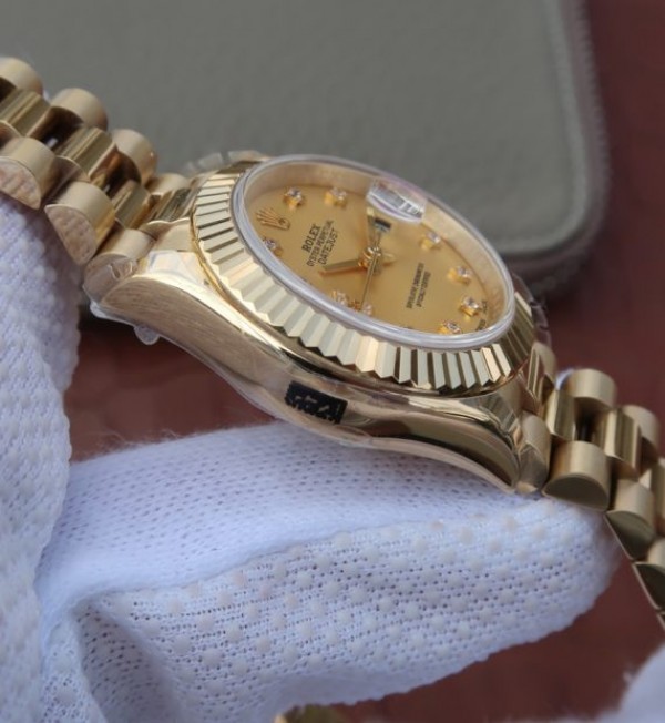 Replica Rolex DateJust 31mm Fluted Bezel RG Case RG Gold Dial A2235 - Top club