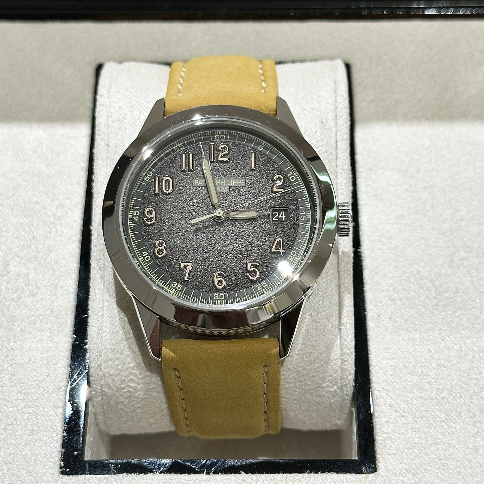 Patek Philippe Calatrava 5226G Best Replica Watch Leather Strap 40mm - Elite Watch Atelier