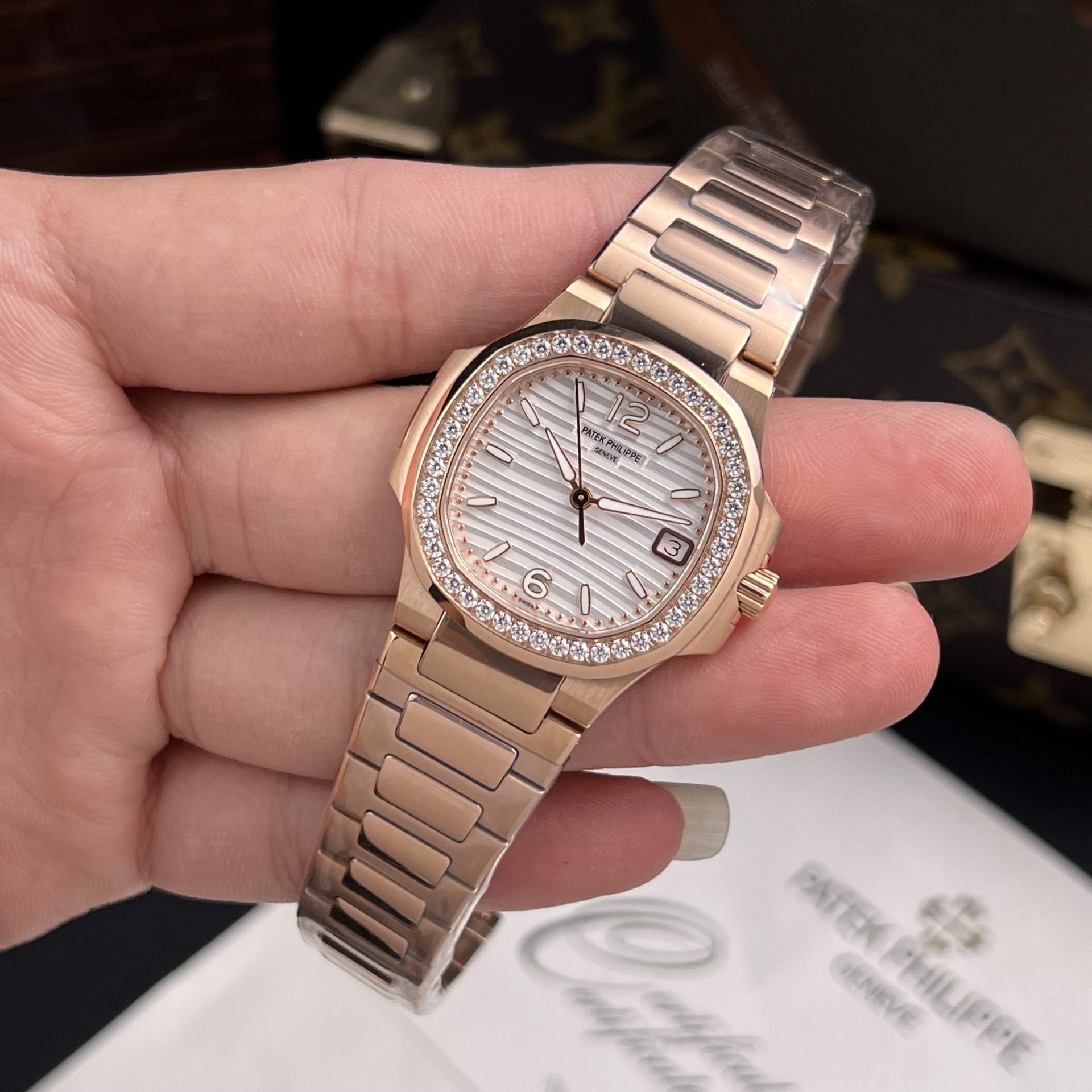 Patek Philippe Replica Watch Nautilus 7010 White Dial Womens GR Factory 32mm - Top club