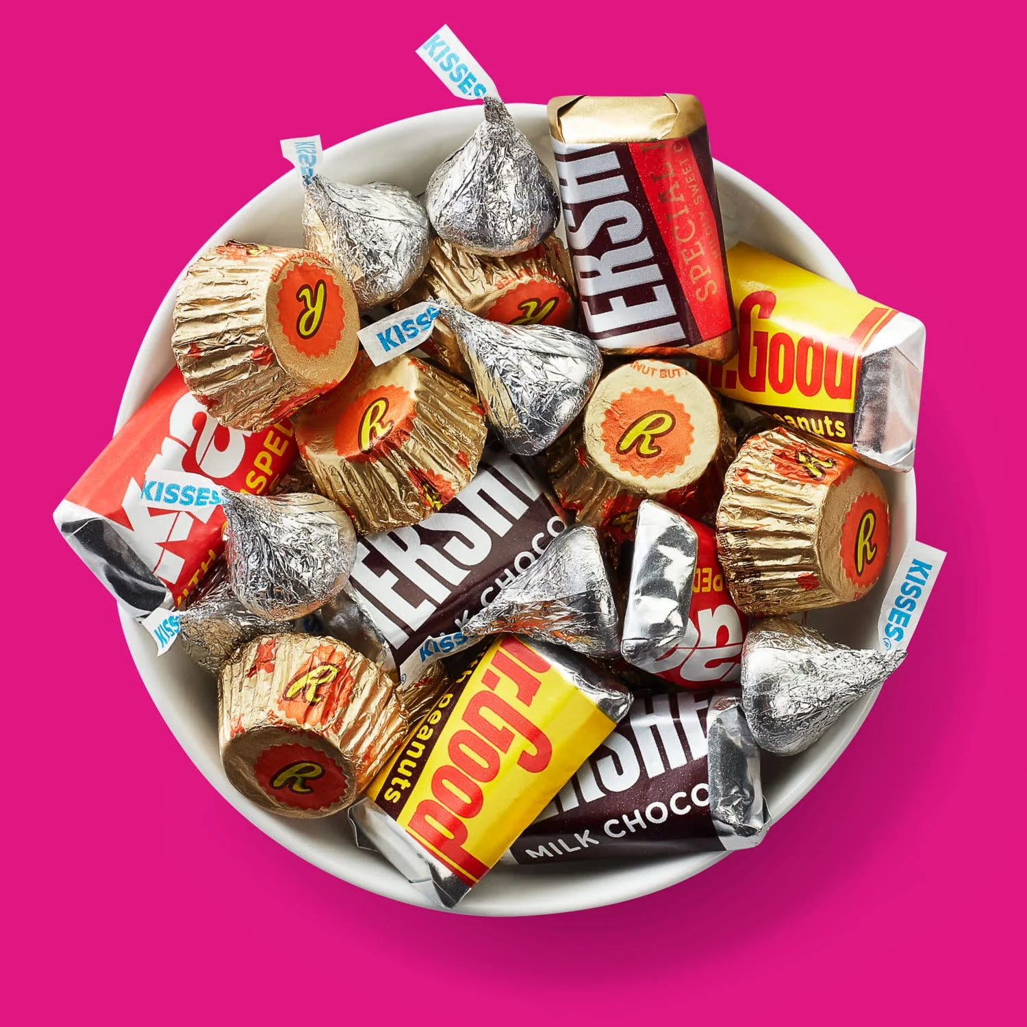 Hershey's and Reese's Assorted Chocolate Flavored, Halloween Candy Party Pack, 35 oz - Image 5 Hershey's and Reese's Assorted Chocolate Flavored, Halloween Candy Party Pack, 35 oz - Image 5