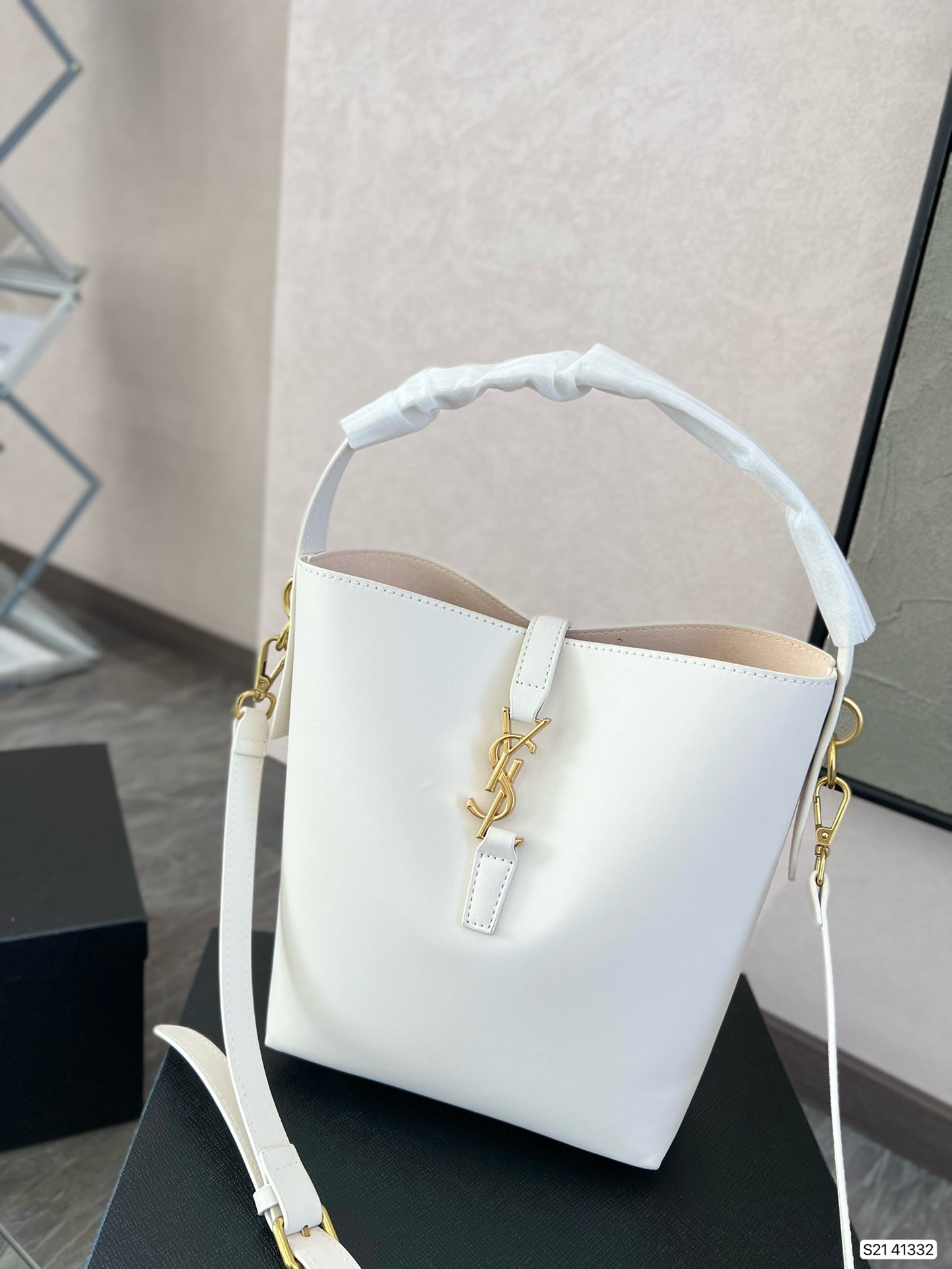 TO – Luxury Bags SLY 2711:1High-quality replica