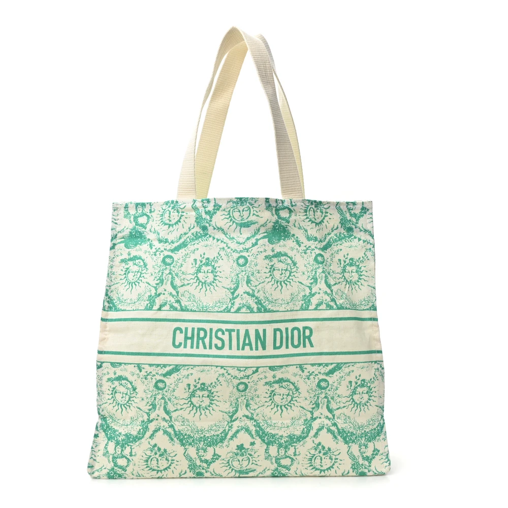 Mirror Quality Replica Dior Tote That Turns Heads