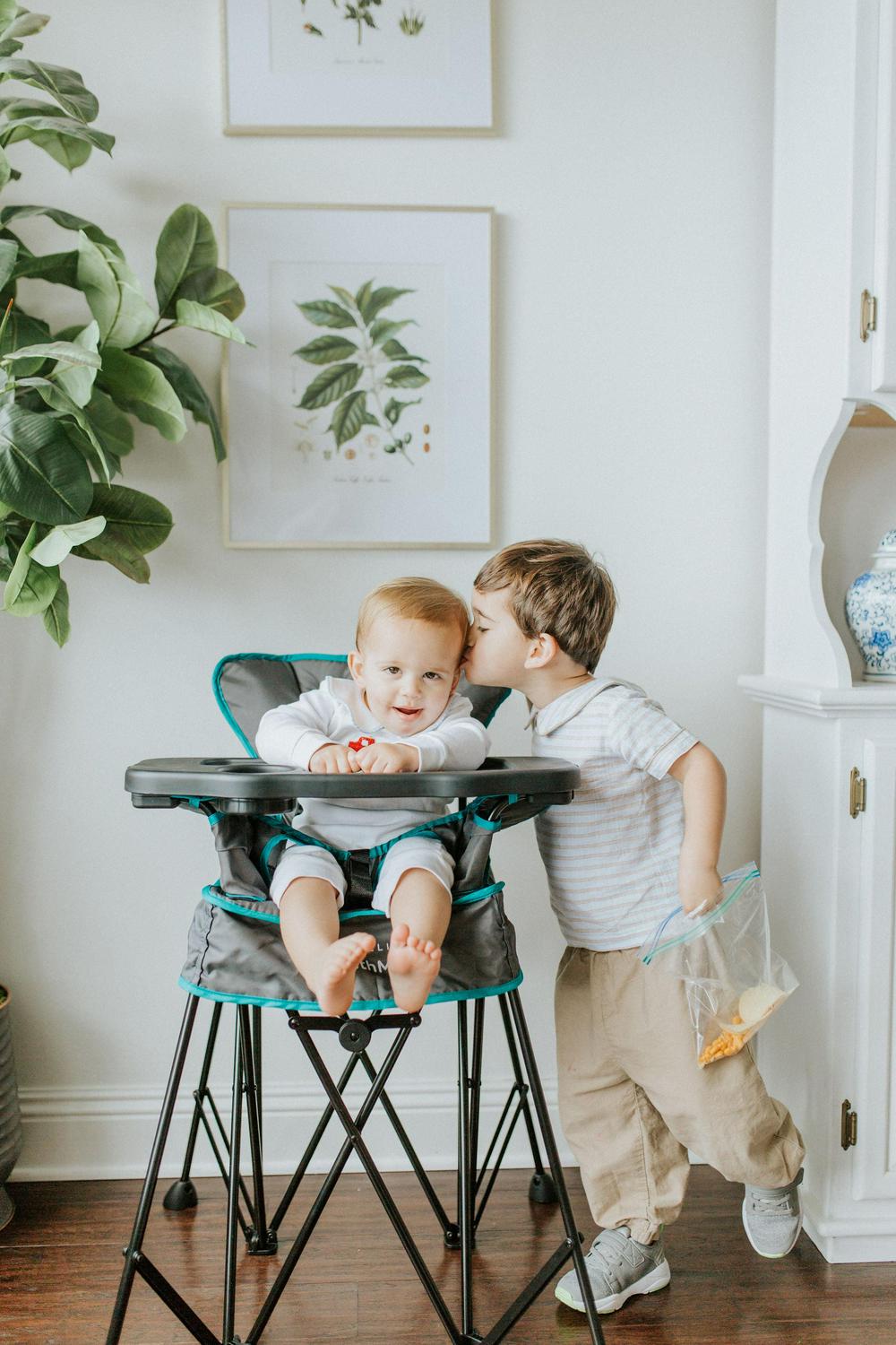 Baby Delight Go with Me Uplift Portable Infant High Chair. Indoor and Outdoor. Teal & Grey (Unisex)