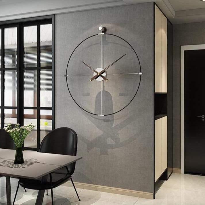 Grote Wandklok van RPET – Minimalistisch Design 63 x 69 cm met Geborstelde Bronzen Wijzers voor Moderne Ruimtes