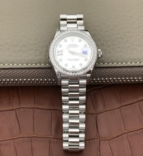 Replica Rolex DateJust 28mm Diamonds Bezel White Dial Diamonds Rome Markers Bracelet A2236 - Top club