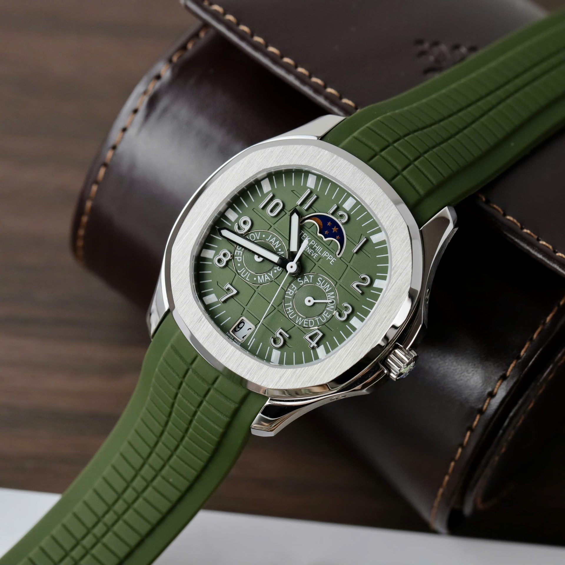Patek Philippe Best Replica Watch Aquanaut 5261G Automatic Swiss Movement Green Dial 40mm - Top club