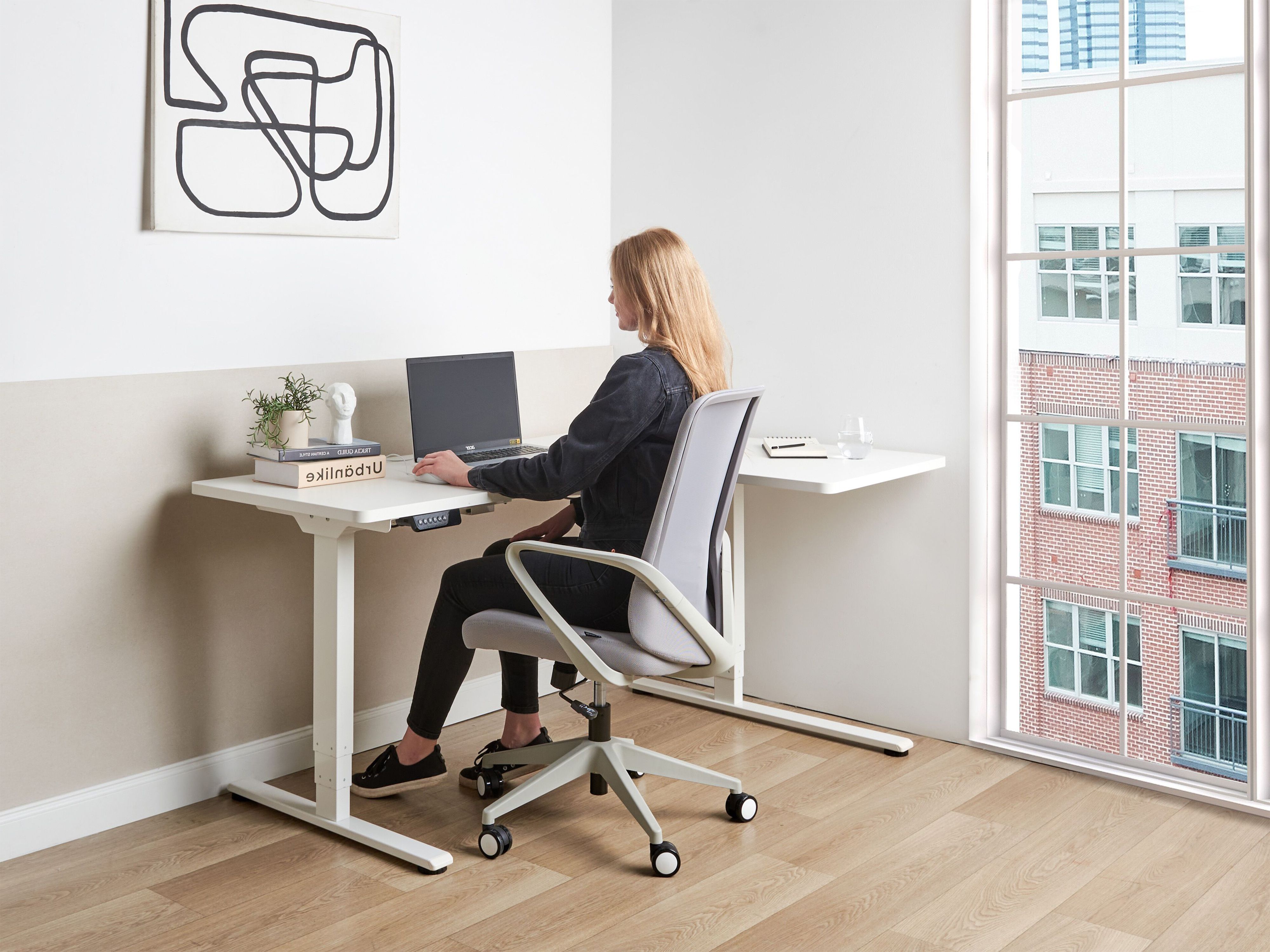Electric Adjustable Corner Desk DESTINES White 160 cm 109 cm Right Hand