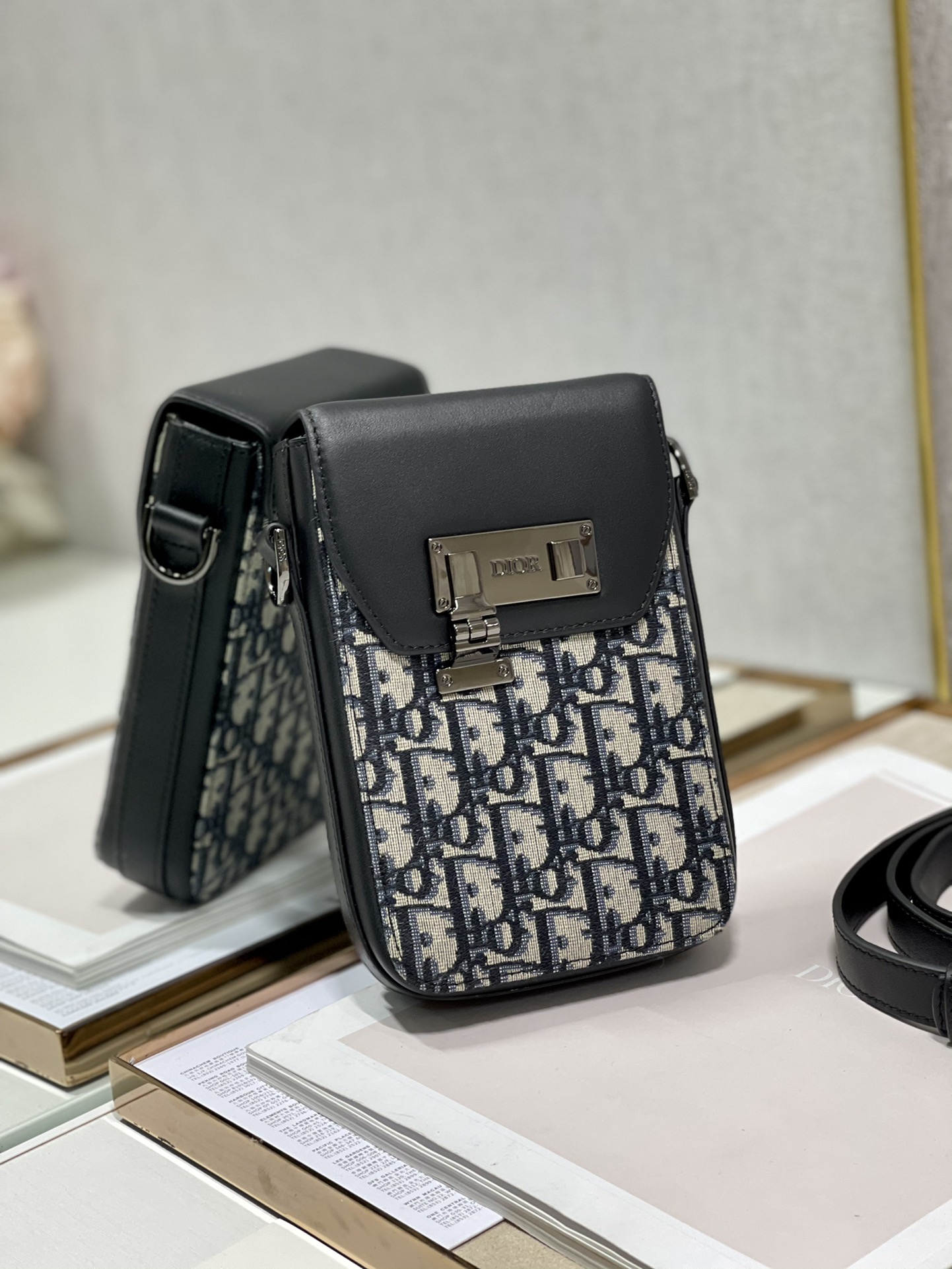 Saddle Vertical Pouch With Strap Beige/Black For Women 8.5in/22cm 2ADCA446YKS_H27E1:1High-quality replica