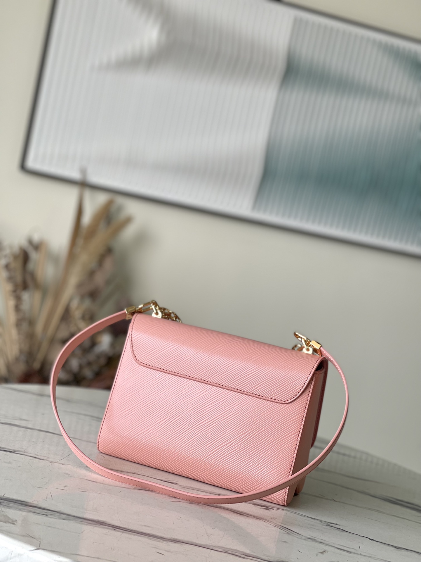 Louis Vuitton Twist MM M216051:1High-quality replica