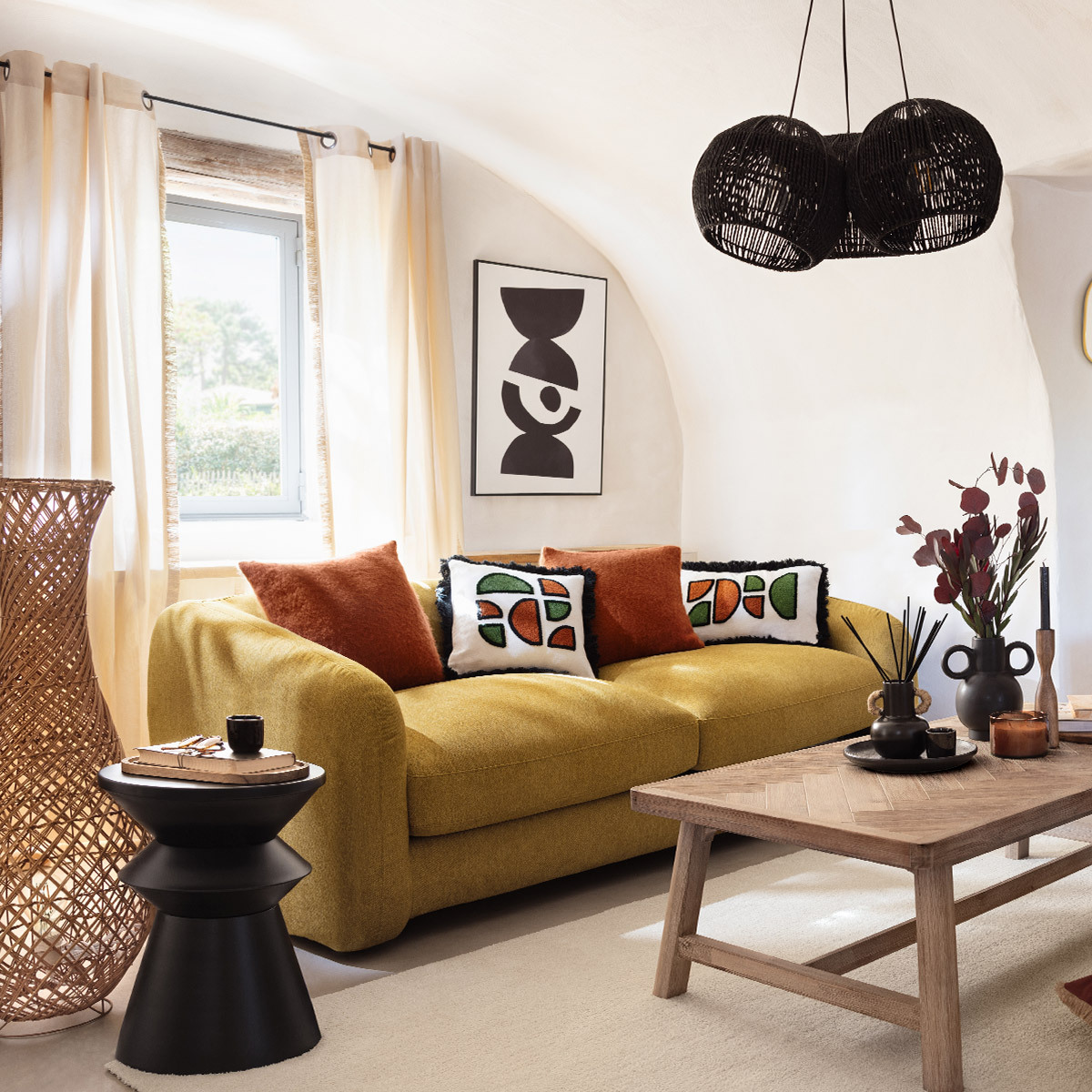 Side table "Sohan" Black, D.36 cm