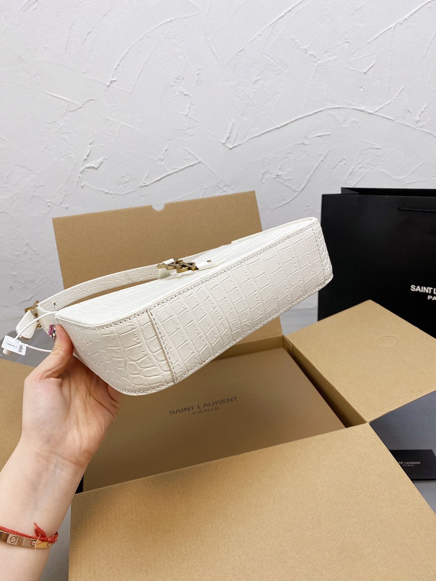 TO – Luxury Edition Bags SLY 2041:1High-quality replica