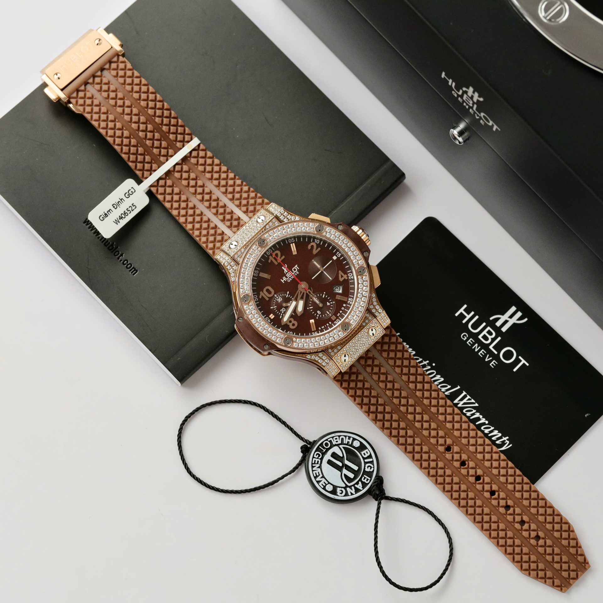 Hublot Big Bang King Gold Custom Moissanite Diamonds Hong Kong 42mm - Top club