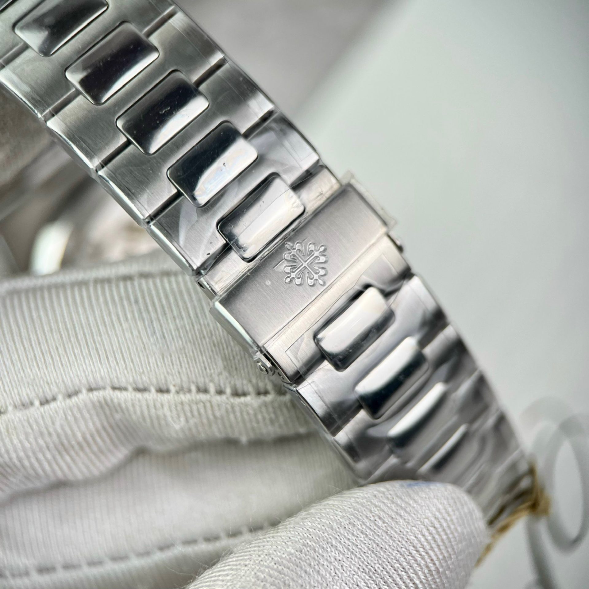 Patek Philippe Best Replica Watch Nautilus 5990 Metal Wire PPF 40.5mm - Top club