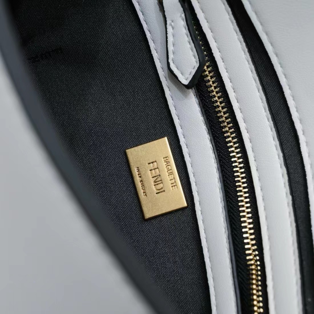 Fendi Ice white Selleria bag  Baguette - Replicaclubs