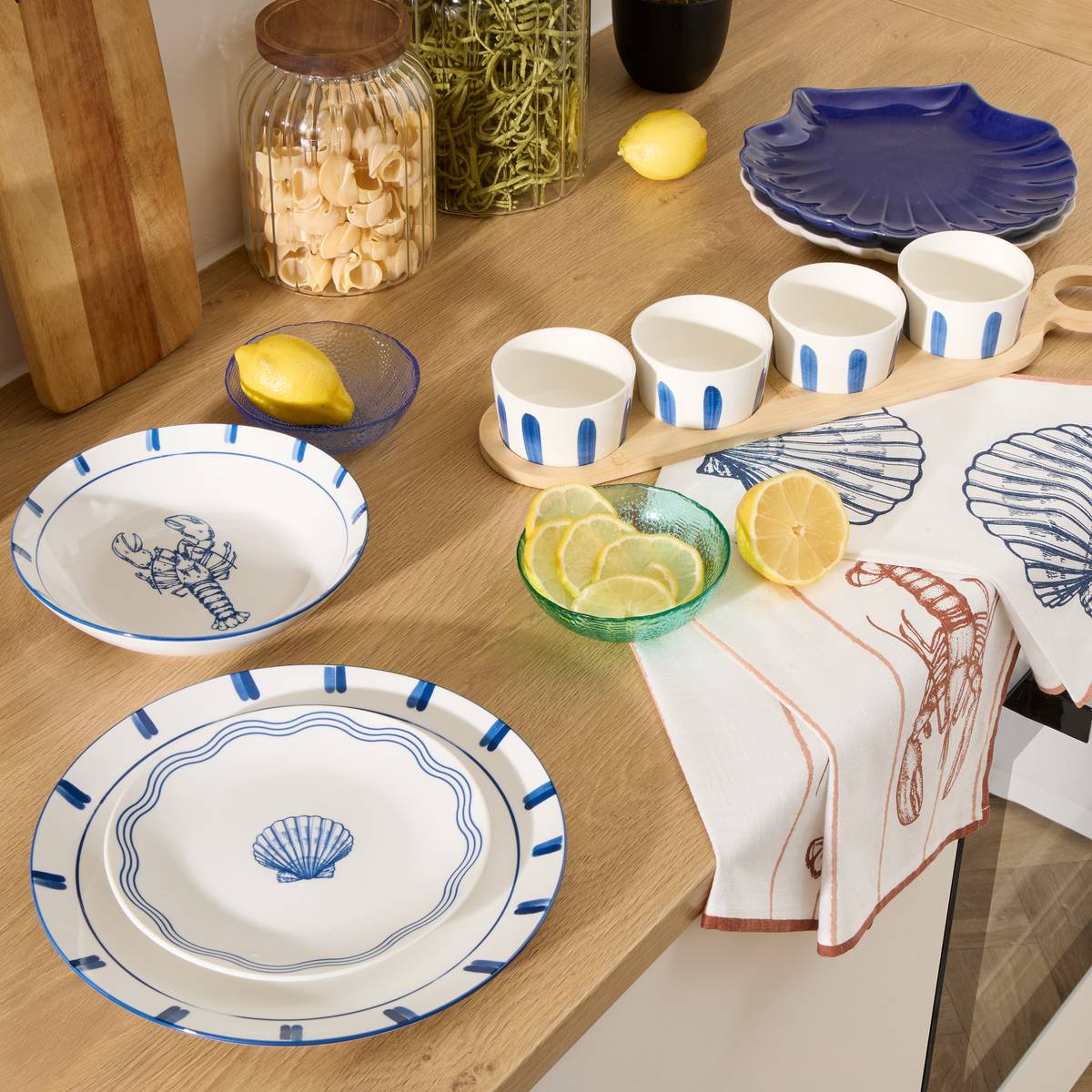 Dish"Oceania" Stoneware (ceramic), 25.2x23.2 cm