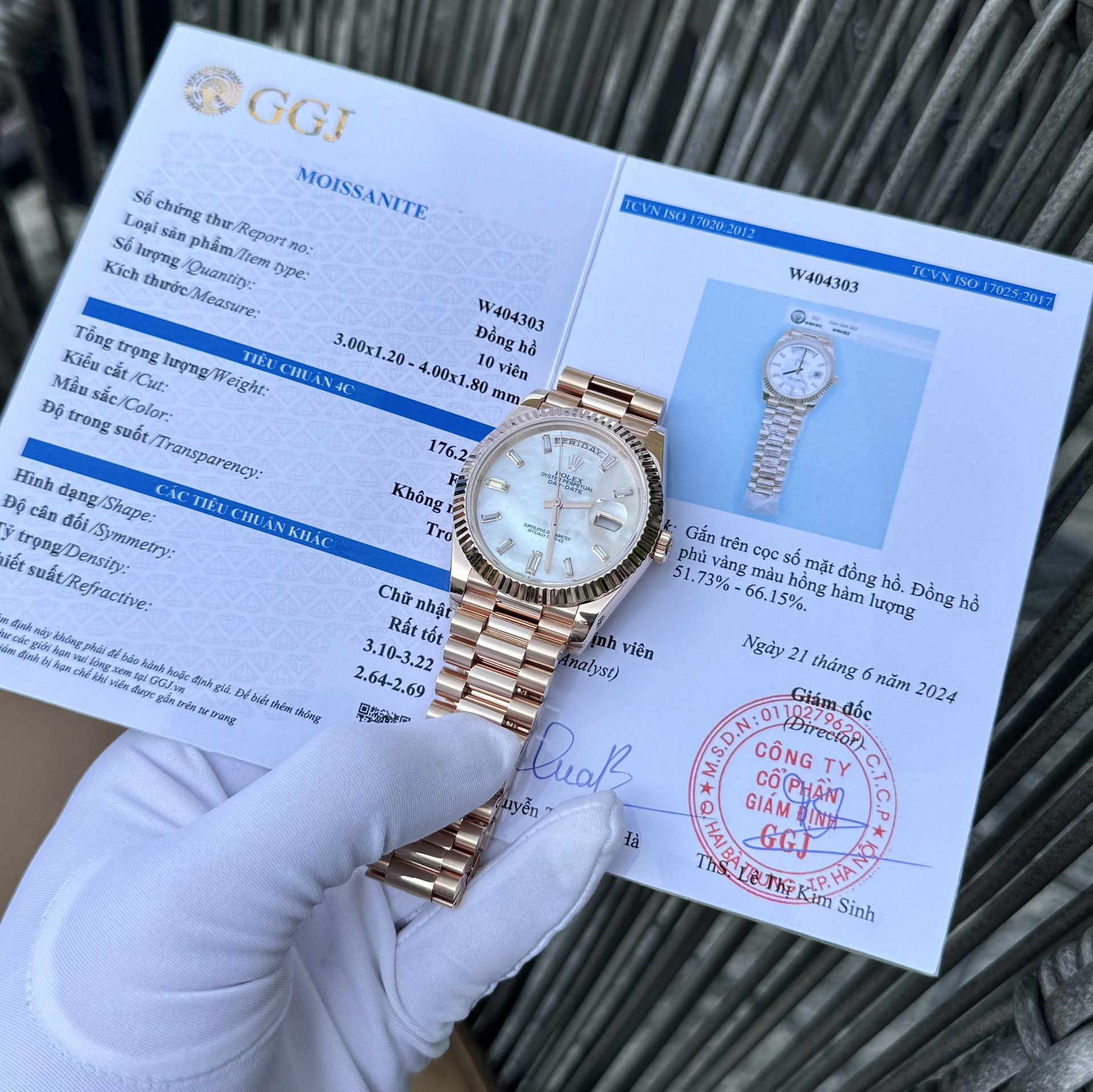Rolex Best Fake Watch Day-Date Mother Of Pearl Dial Moissanite Gold Wrapped GM Factory 40mm - Elite Watch Atelier