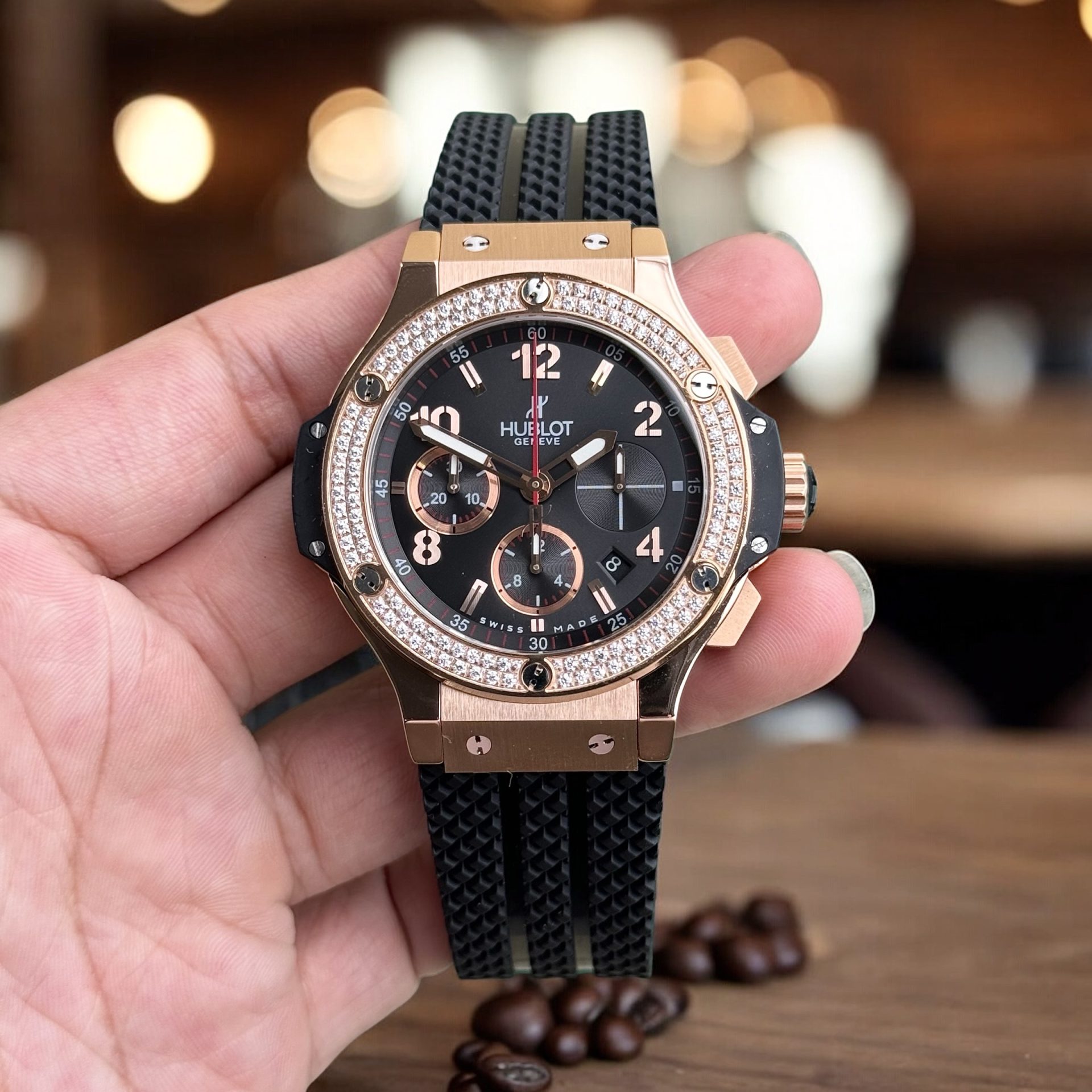 Hublot Replica 1:1 Watch Stone Bezel Big Bang Chronograph King Gold 44mm - Elite Watch Atelier