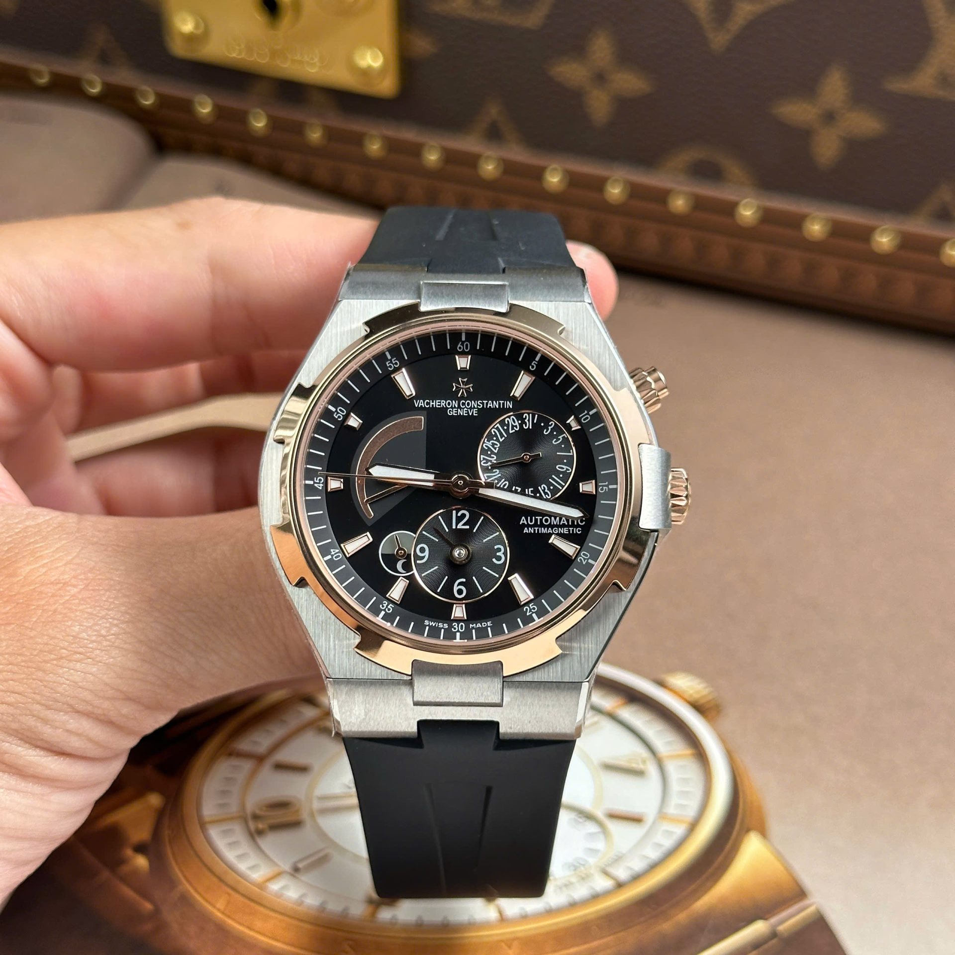 Vacheron Constantin Overseas Dual Time 47450 Demi Rose Gold Good Imitation Watches Black Dial 9F Factory 42mm - Top club