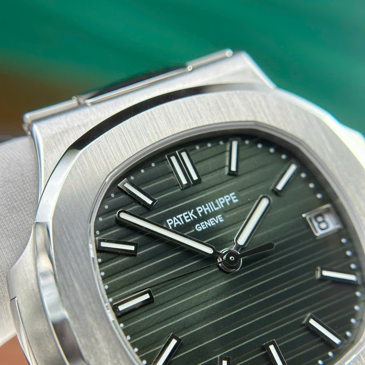 Patek Philippe Nautilus 5711 Refined Full Options Green Dial Best Top Quality Watch 40mm - Top club