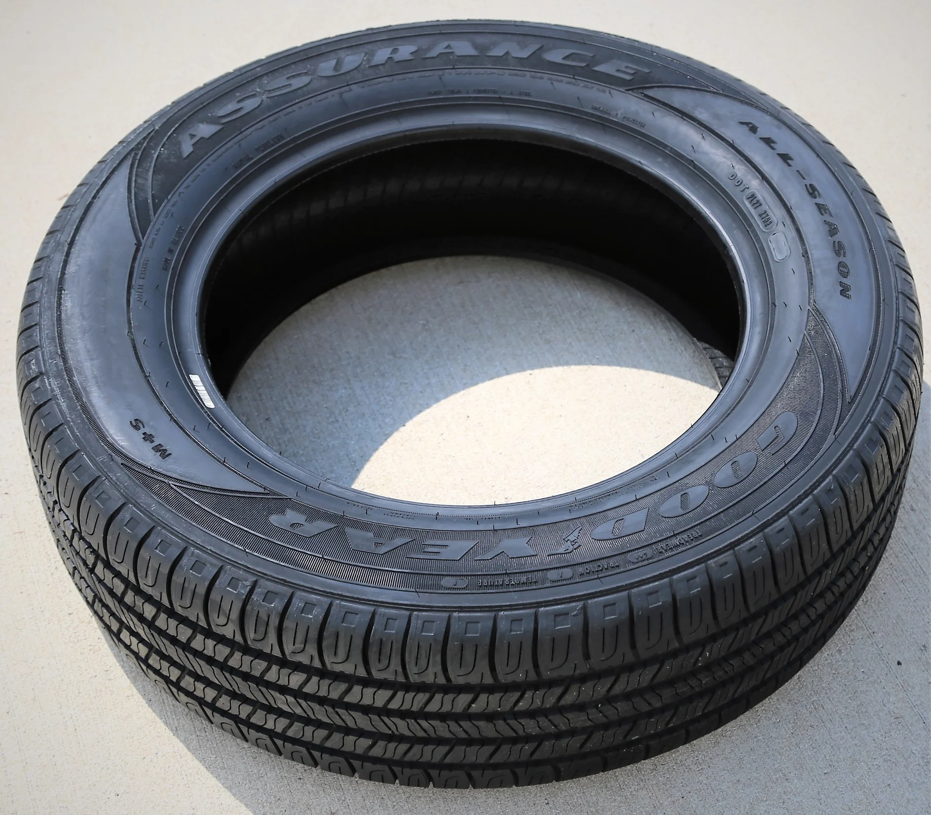 Set of 4 (FOUR) Goodyear Assurance All - Season 205/65R16 95H A/S Tires