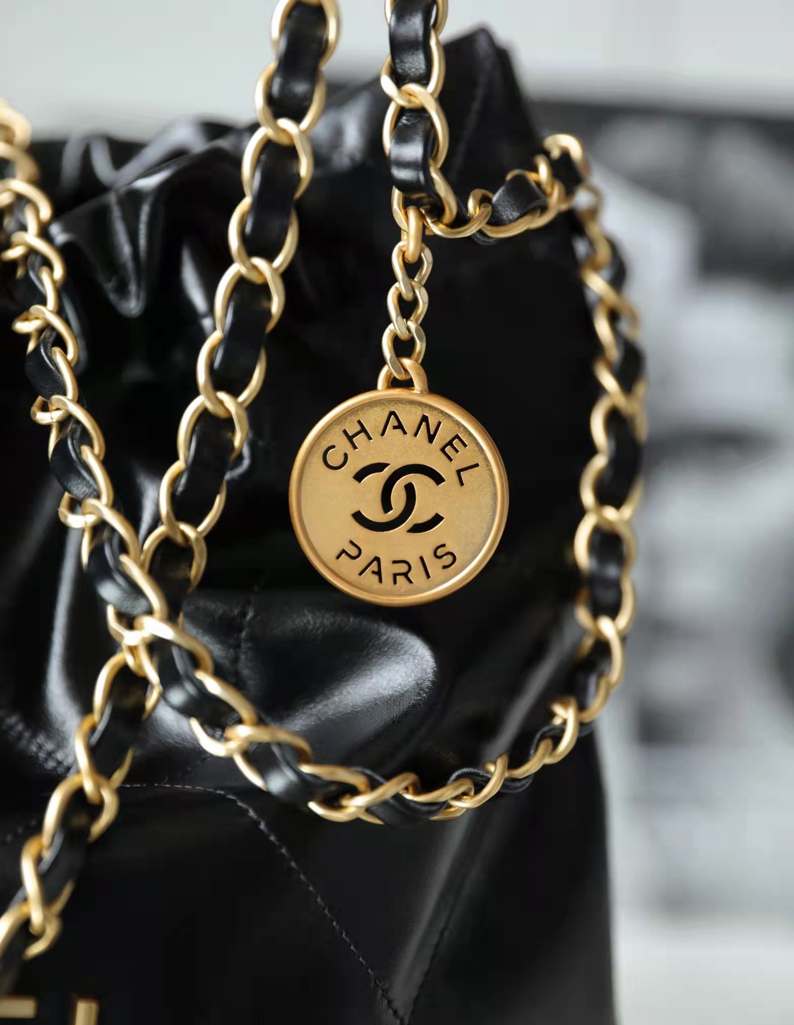 Chanel 22 Medium
