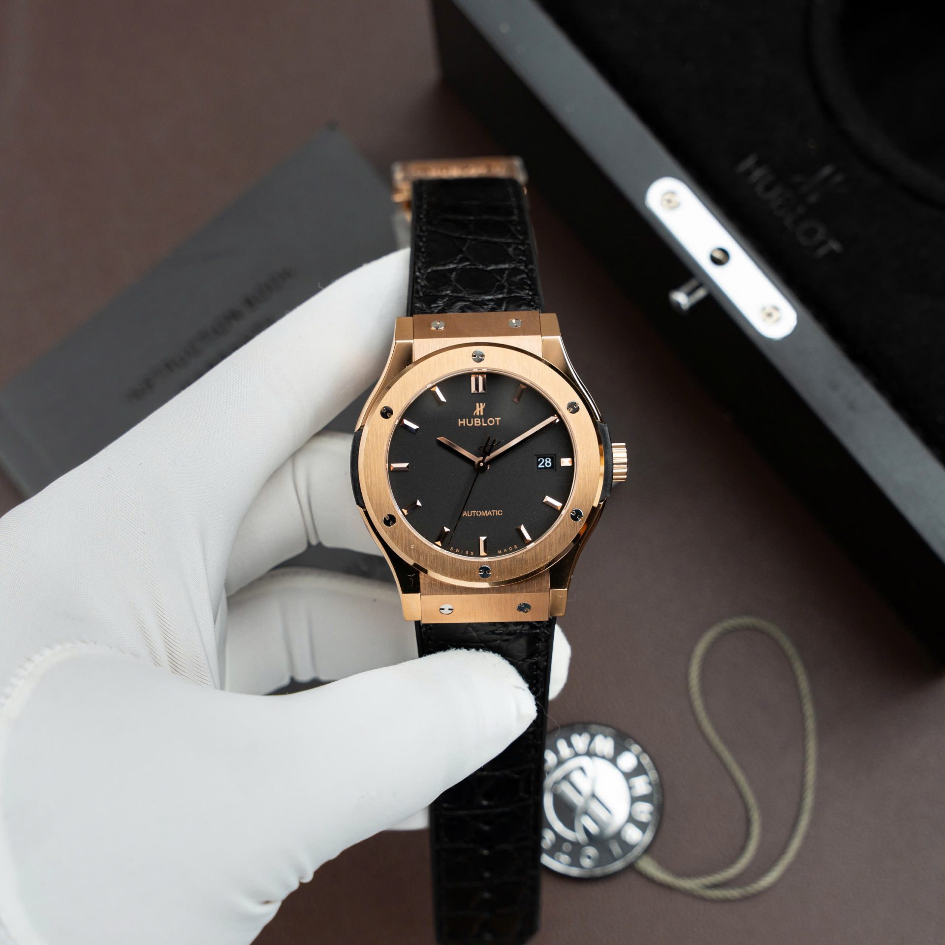 Hublot Classic Fusion King Gold Copies Watch Black Dial Movement SW300 Crocodile Leather Strap 42mm - Top club
