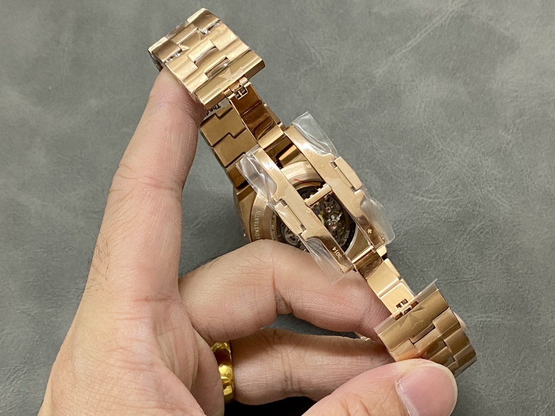 Fake Vacheron Constantin Replica Watch Overseas perpetual calendar ultra-thin skeleton Boutique Exclusive 41.5 MM PINK GOLD 4300V/220R-B642(1:1 replica) - Top club