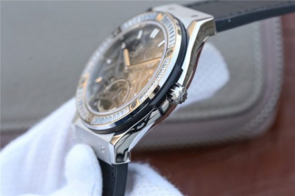 Replica Hublot Classic Fusion Tourbillon 42mm TF Skeleton Dial Black Gummy Strap A23J - Top club